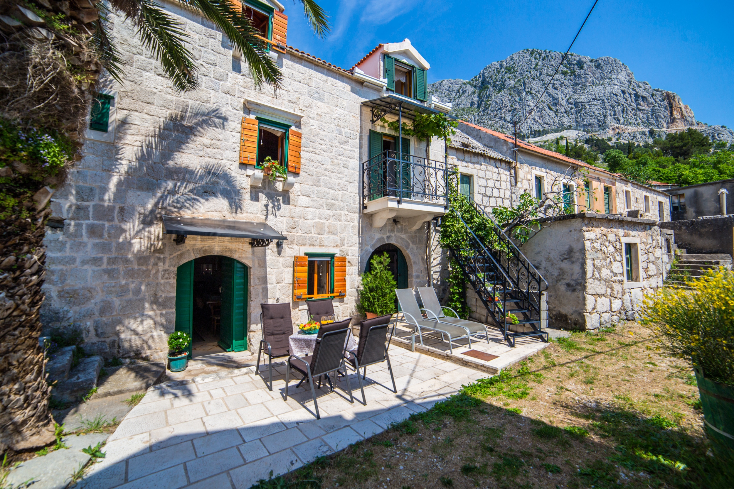 Two bedroom house with terrace and sea view Gornja Podgora, Makarska  K