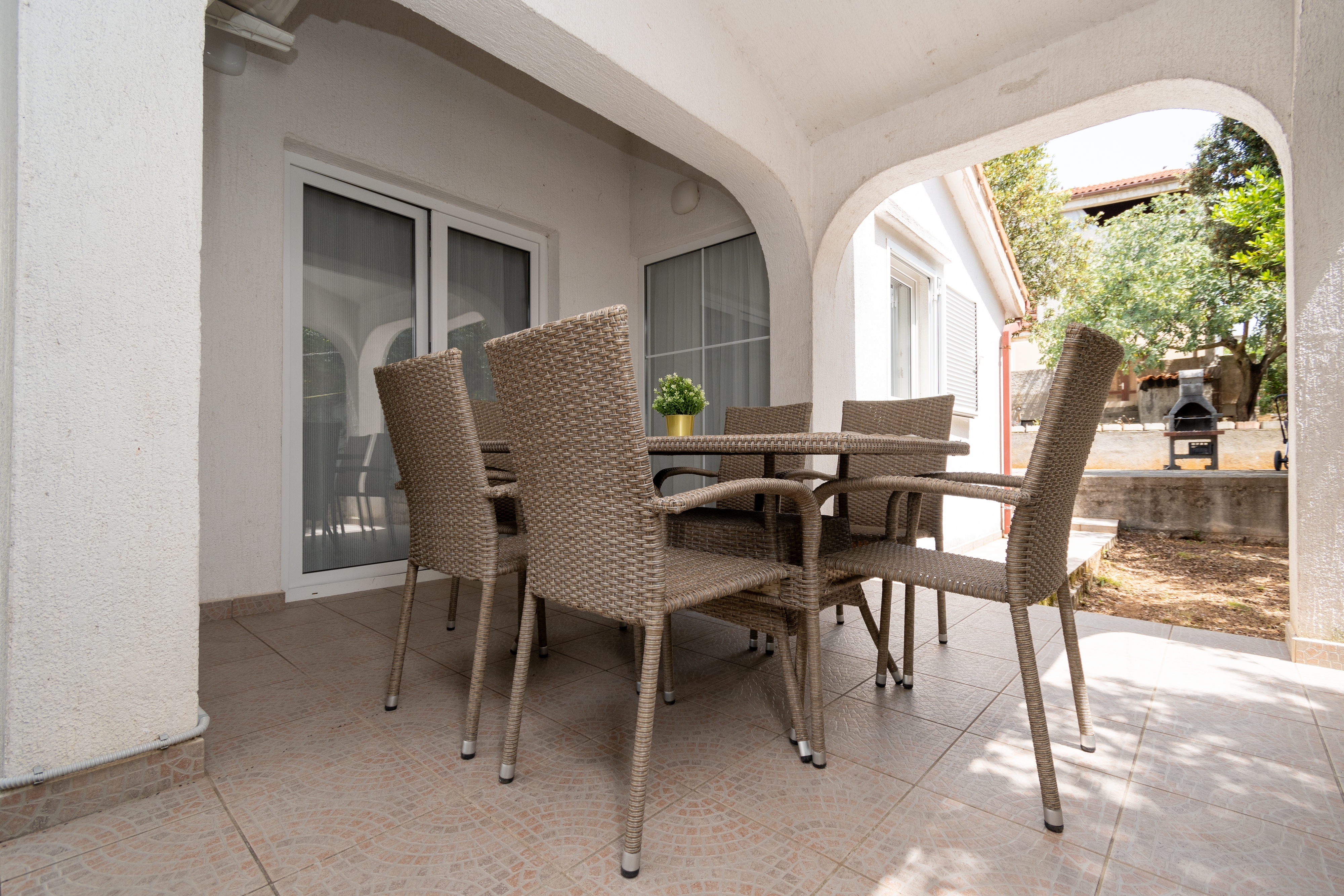 Two bedroom apartment with terrace Mandre, Pag  A-a