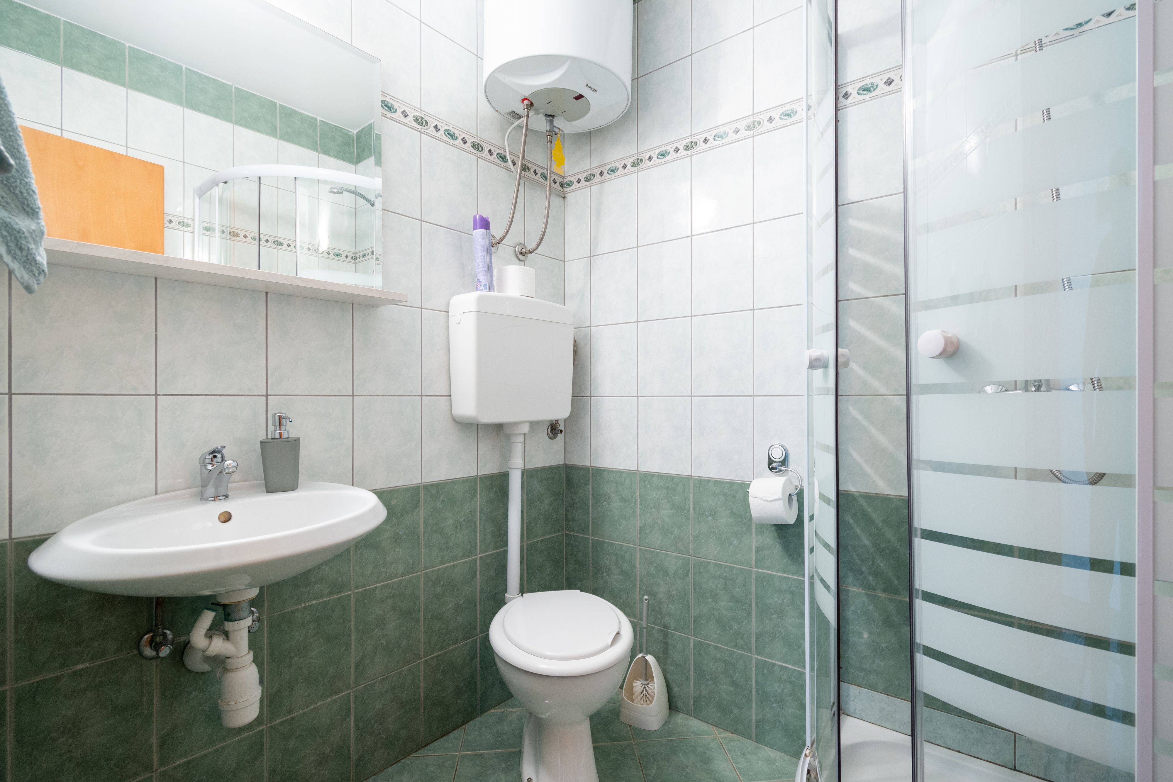 Two bedroom apartment with terrace Mandre, Pag  A-b