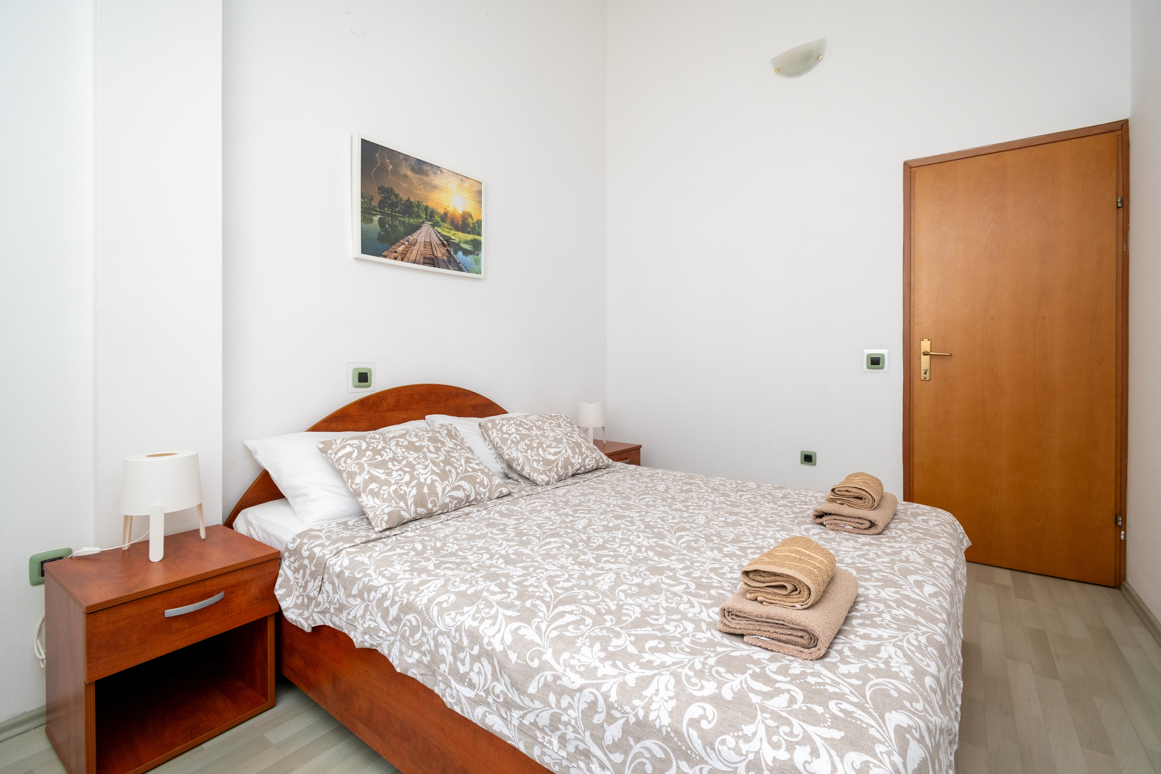 Two bedroom apartment with terrace Mandre, Pag  A-b