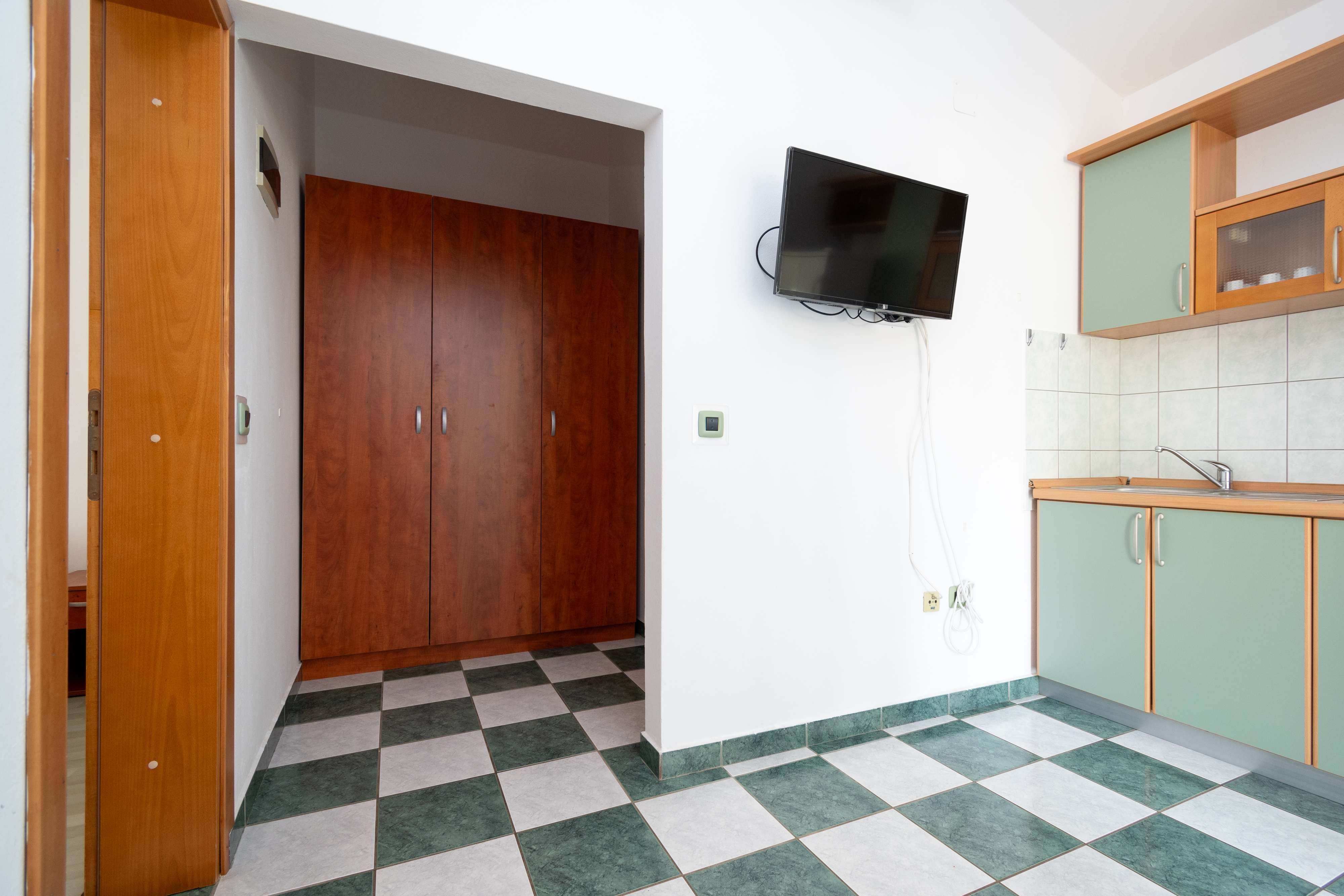 Two bedroom apartment with terrace Mandre, Pag  A-b