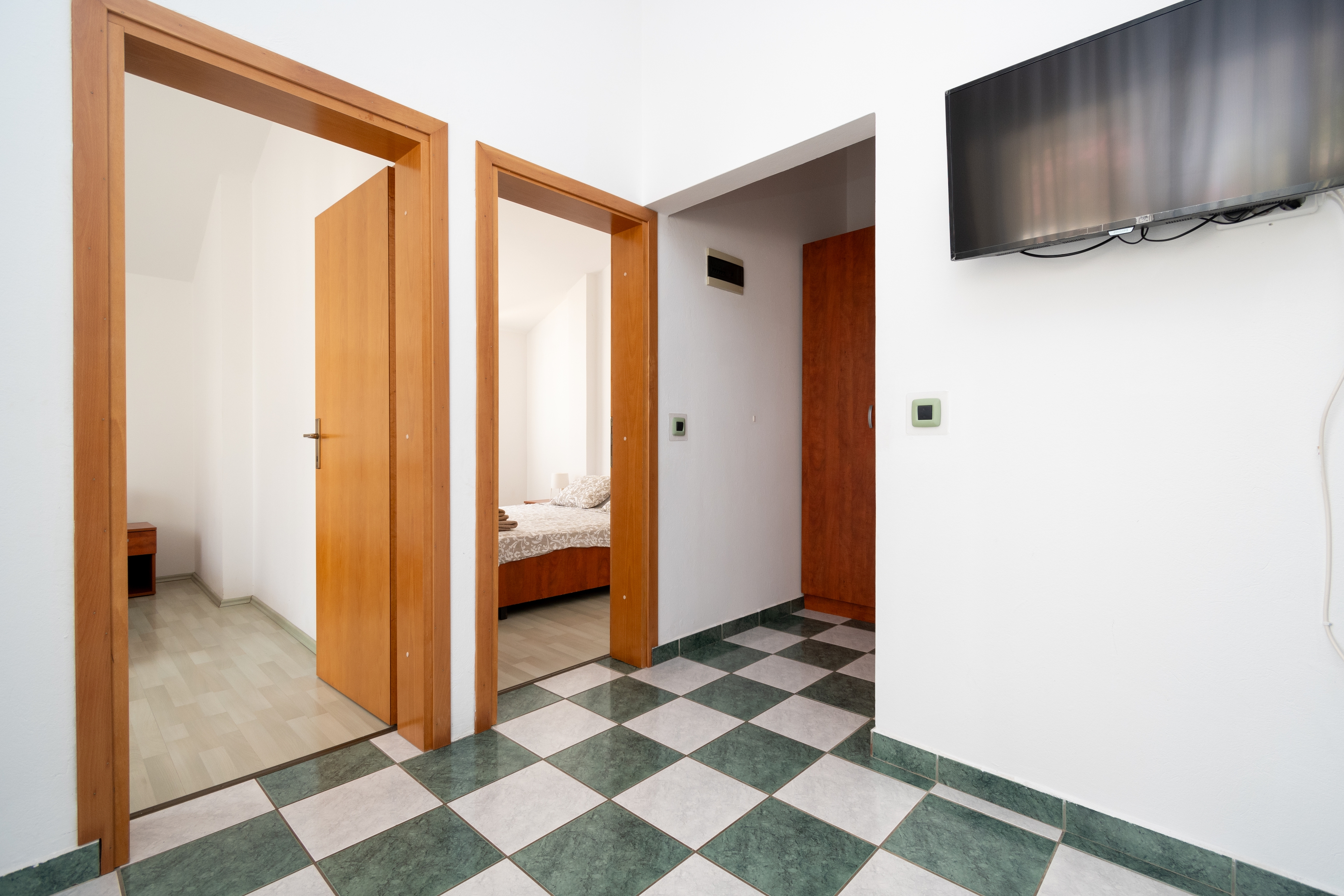 Two bedroom apartment with terrace Mandre, Pag  A-b