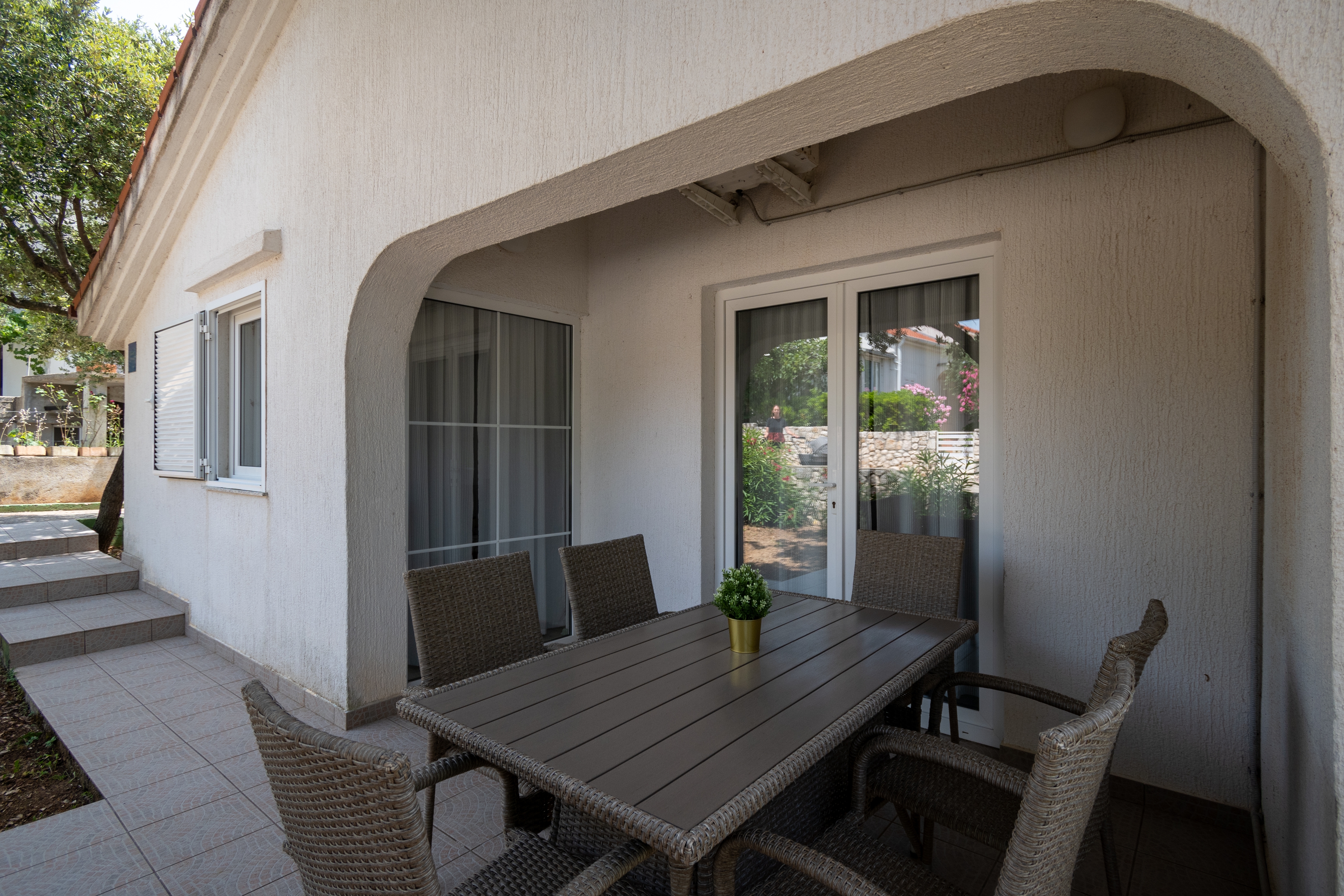 Two bedroom apartment with terrace Mandre, Pag  A-b
