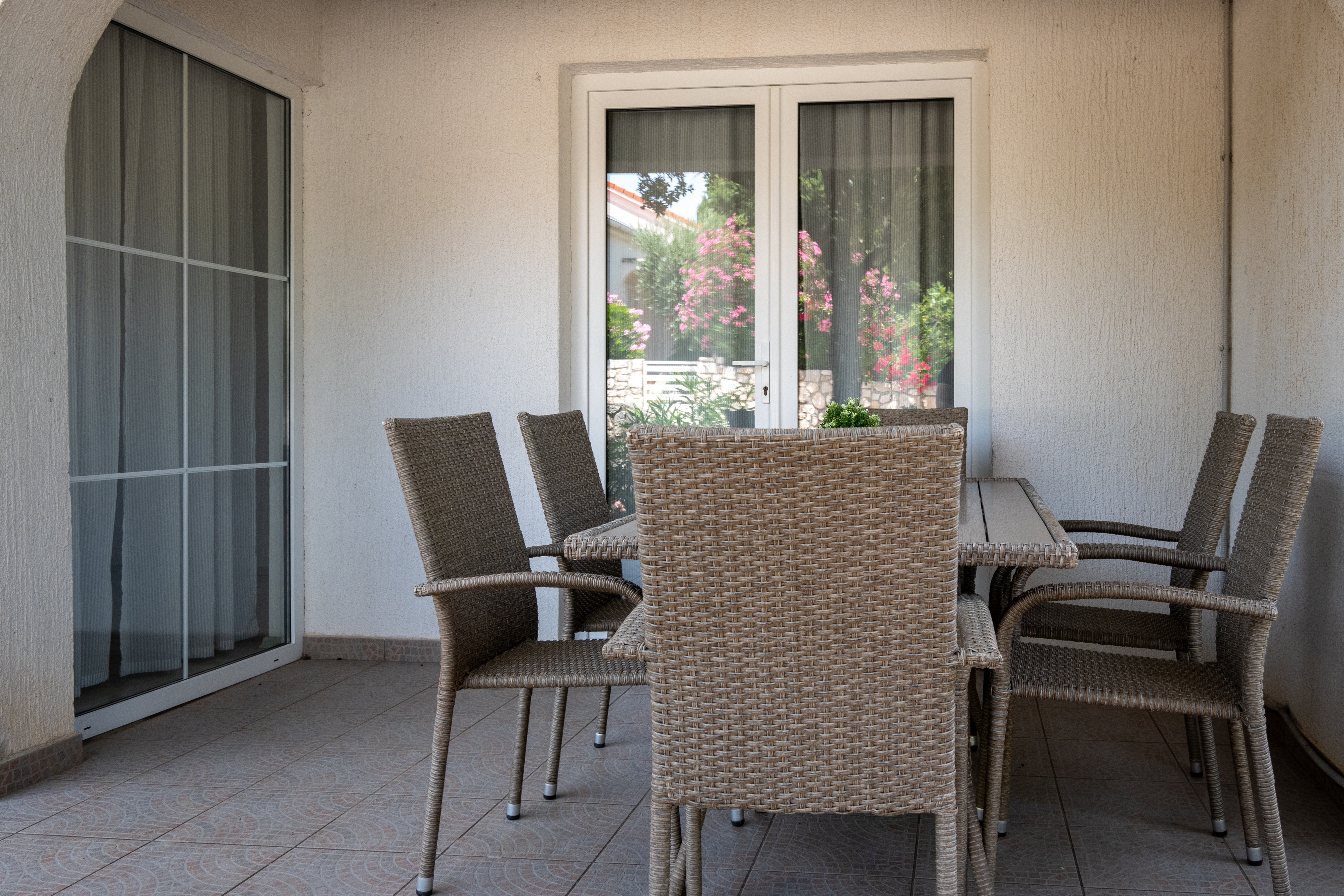 Two bedroom apartment with terrace Mandre, Pag  A-b