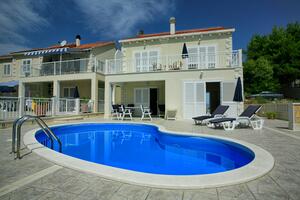 Family friendly house with a swimming pool Sumartin, Brac - 16842