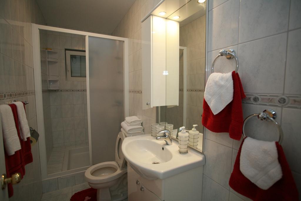 Four bedroom house with terrace and sea view Sumartin, Brač  K