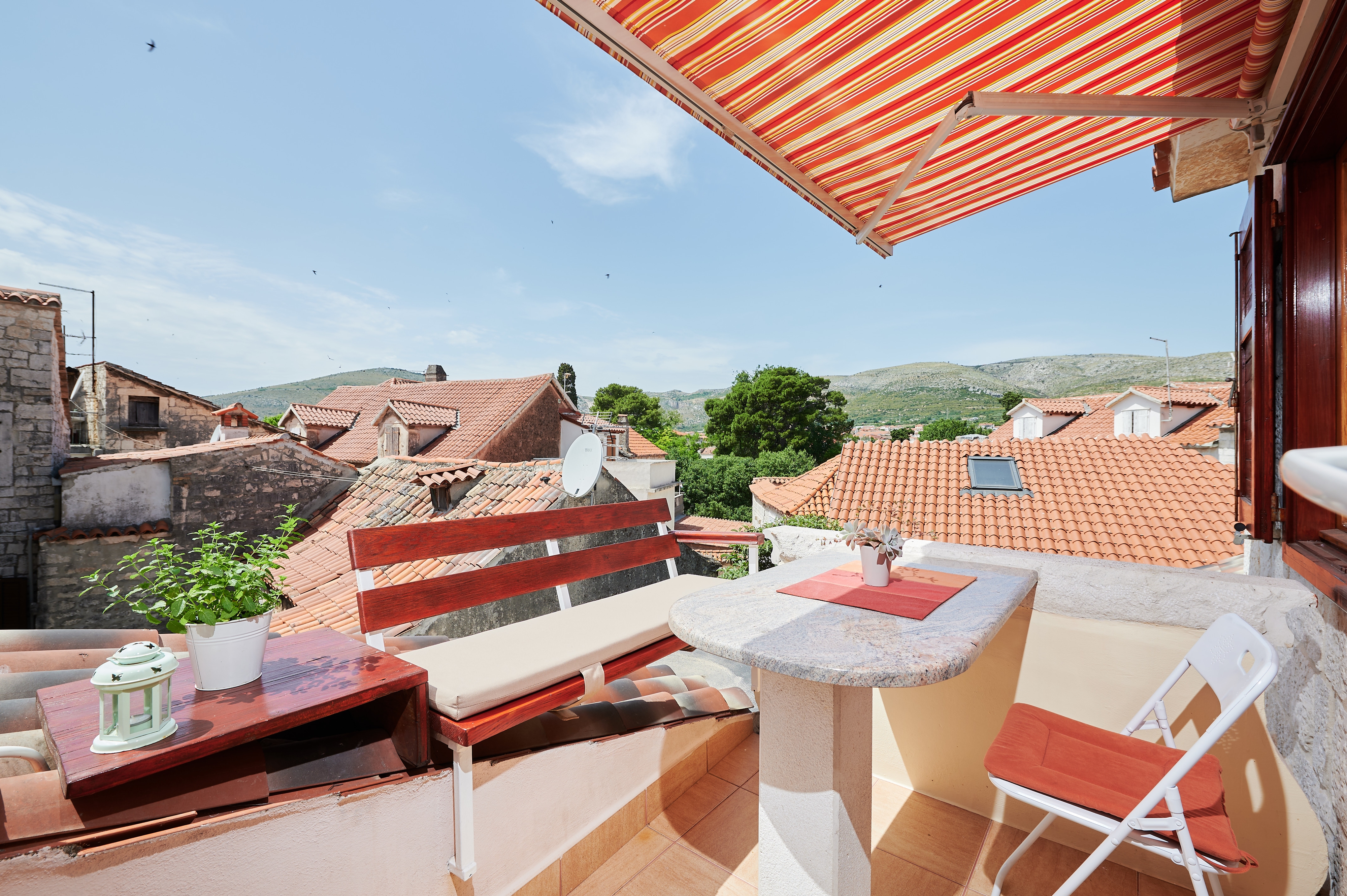 Studio flat with balcony Trogir  AS-a