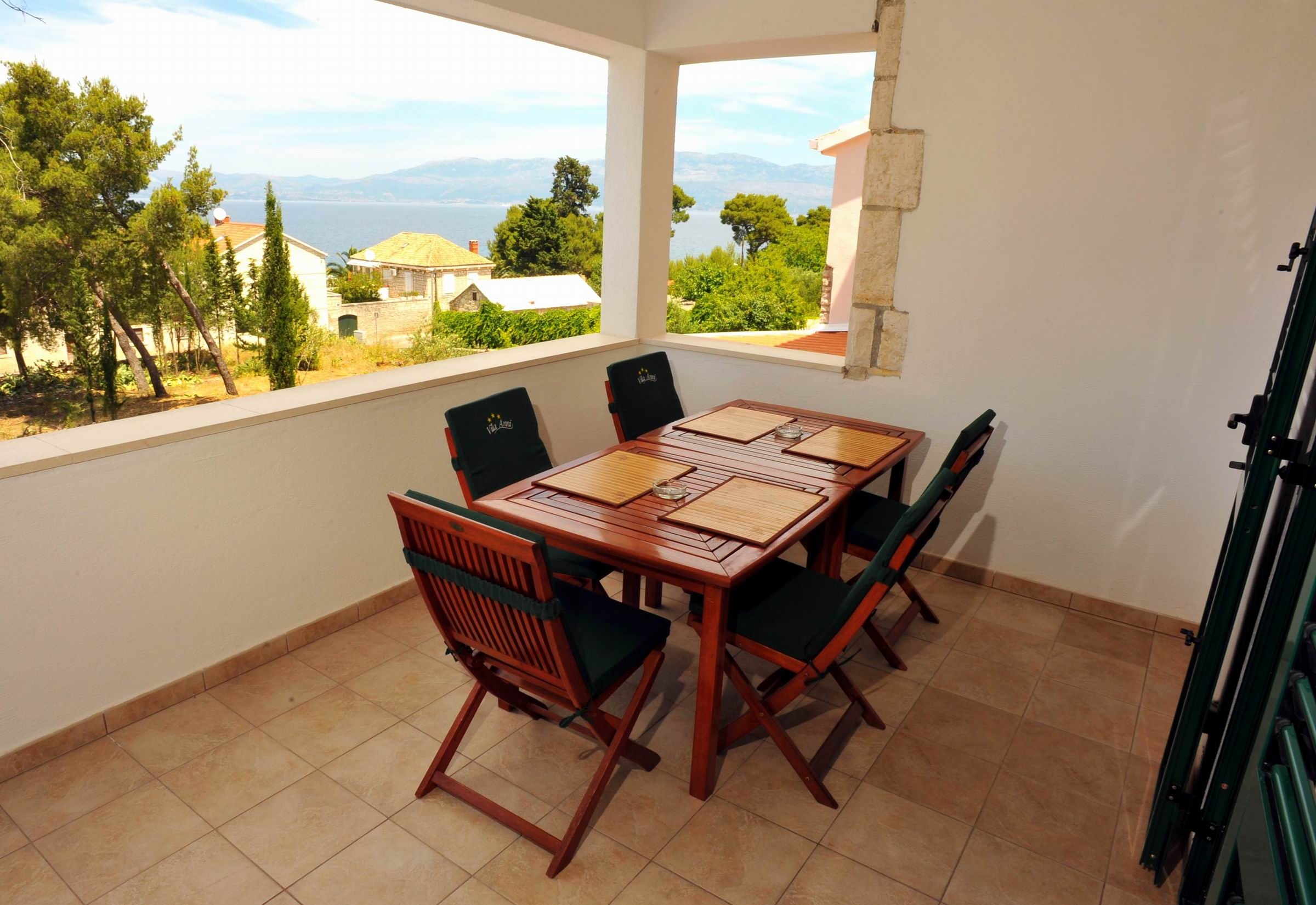 Two bedroom apartment with terrace and sea view Sutivan, Brač  A-a