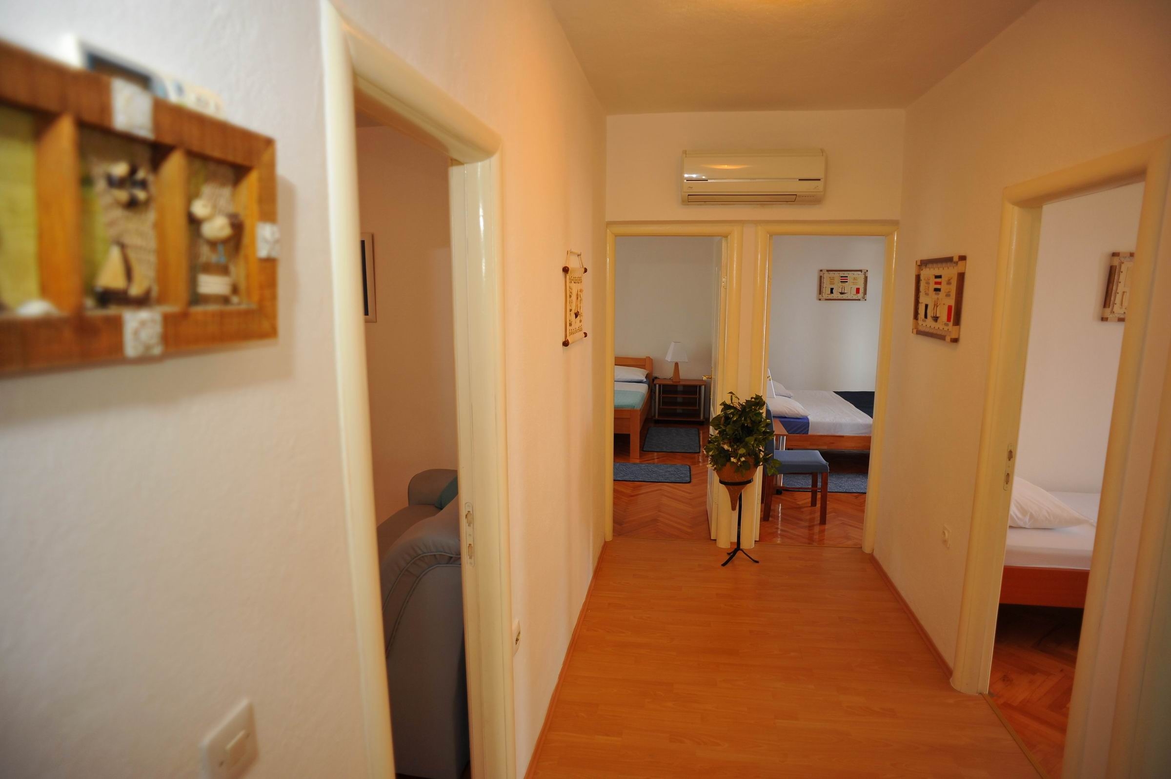 Two bedroom apartment with terrace and sea view Sutivan, Brač  A-b