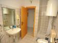 Sutivan, Bathroom in the apartment, WiFi.