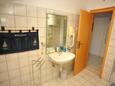 Sutivan, Bathroom in the apartment, WiFi.