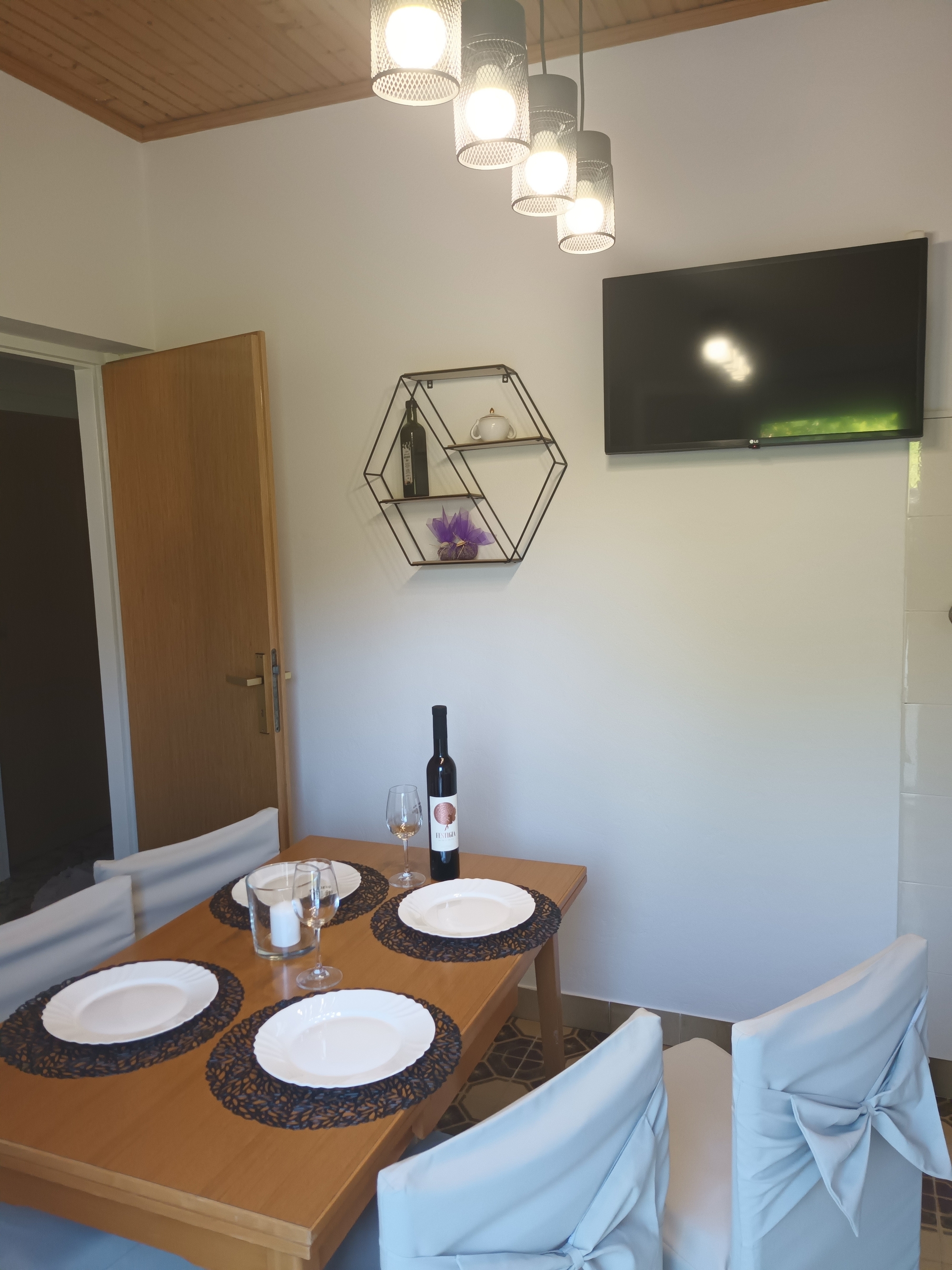 Two bedroom apartment with terrace Kampor, Rab (A-16865-a)