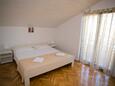Спальня Novalja, Спальня в размещении типа studio-apartment, доступный кондиционер, Домашние животные допускаются и WiFi.