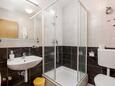 Ванная комната Duće, Ванная комната в размещении типа studio-apartment, Домашние животные допускаются и WiFi.