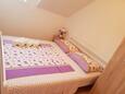 Orebić, Bedroom 1 in the apartment, (pet friendly) and WiFi.