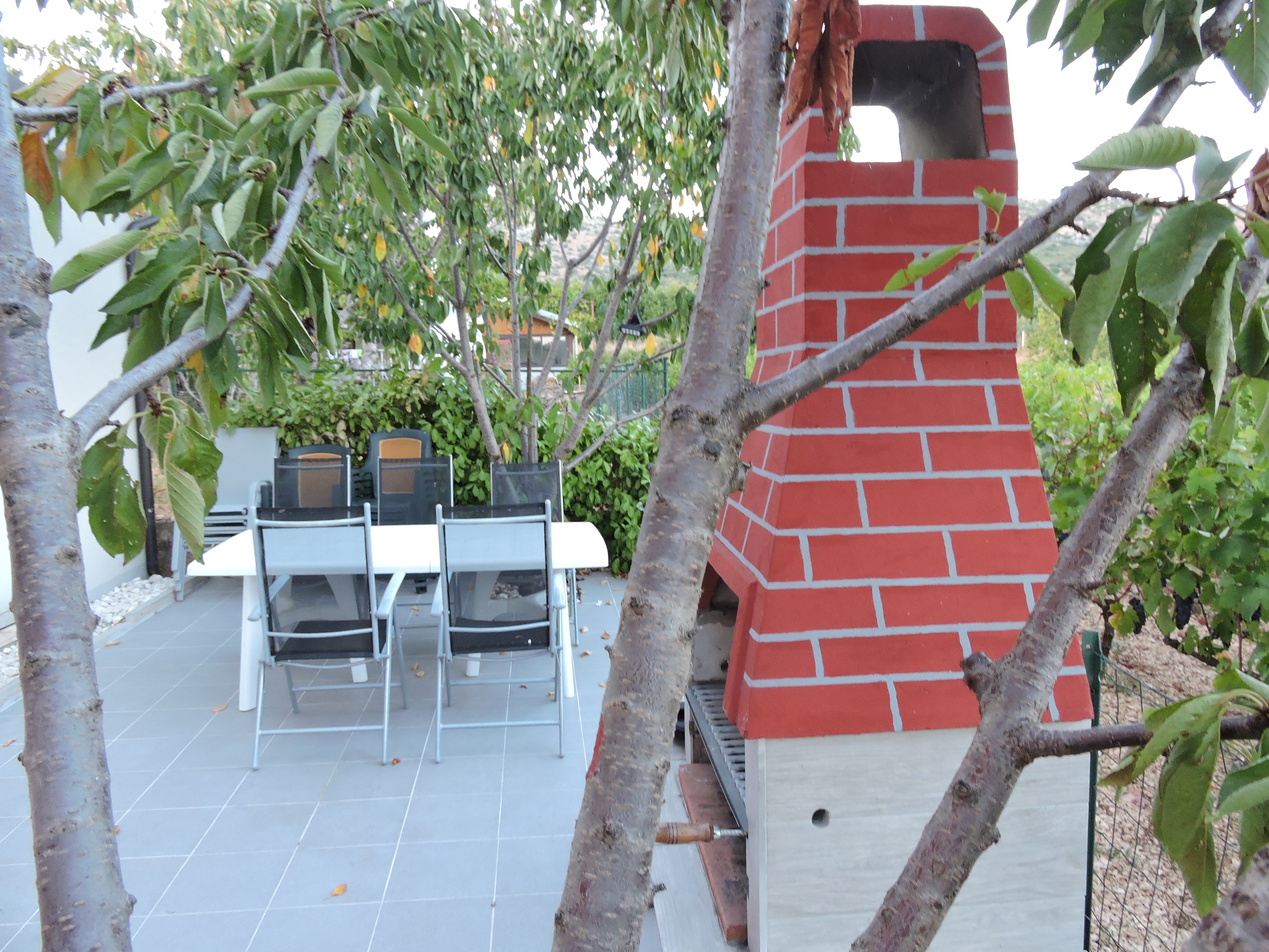 Two bedroom apartment with balcony and sea view Trogir (A-16898-b)