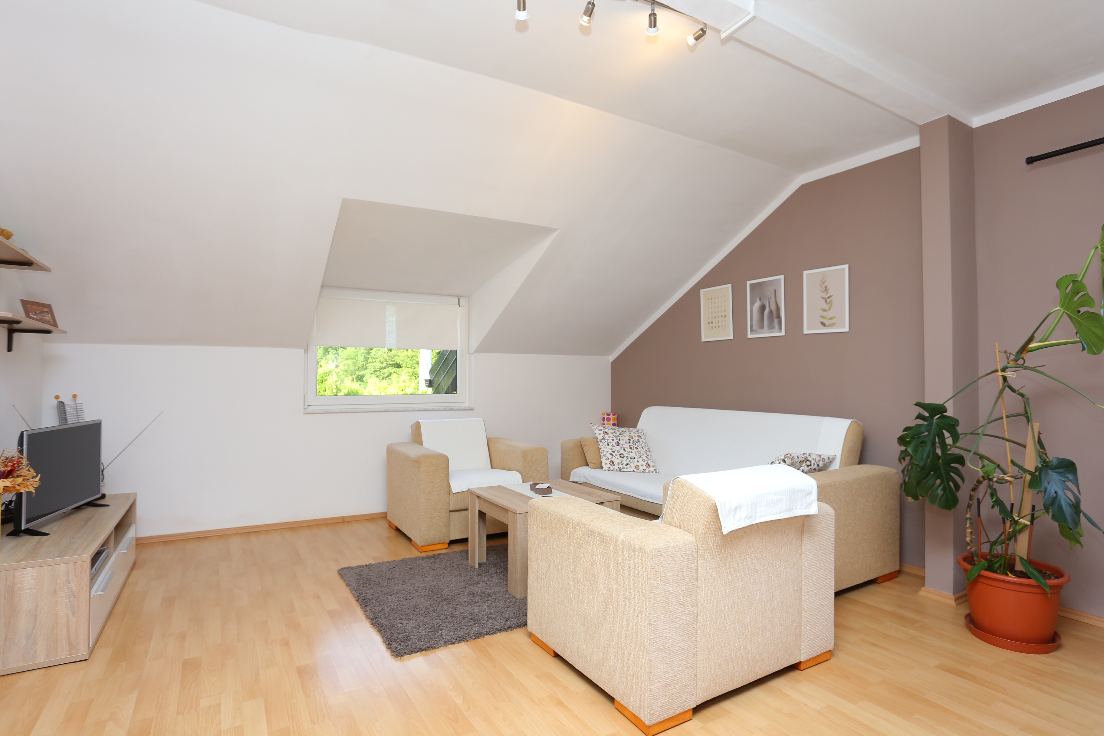 Two bedroom apartment with terrace Slunj, Plitvice (A-16905-a)