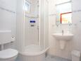 Salle de bain 1 Tučepi, Salle de bain 1 dans l’hébergement en type apartment, WiFi.