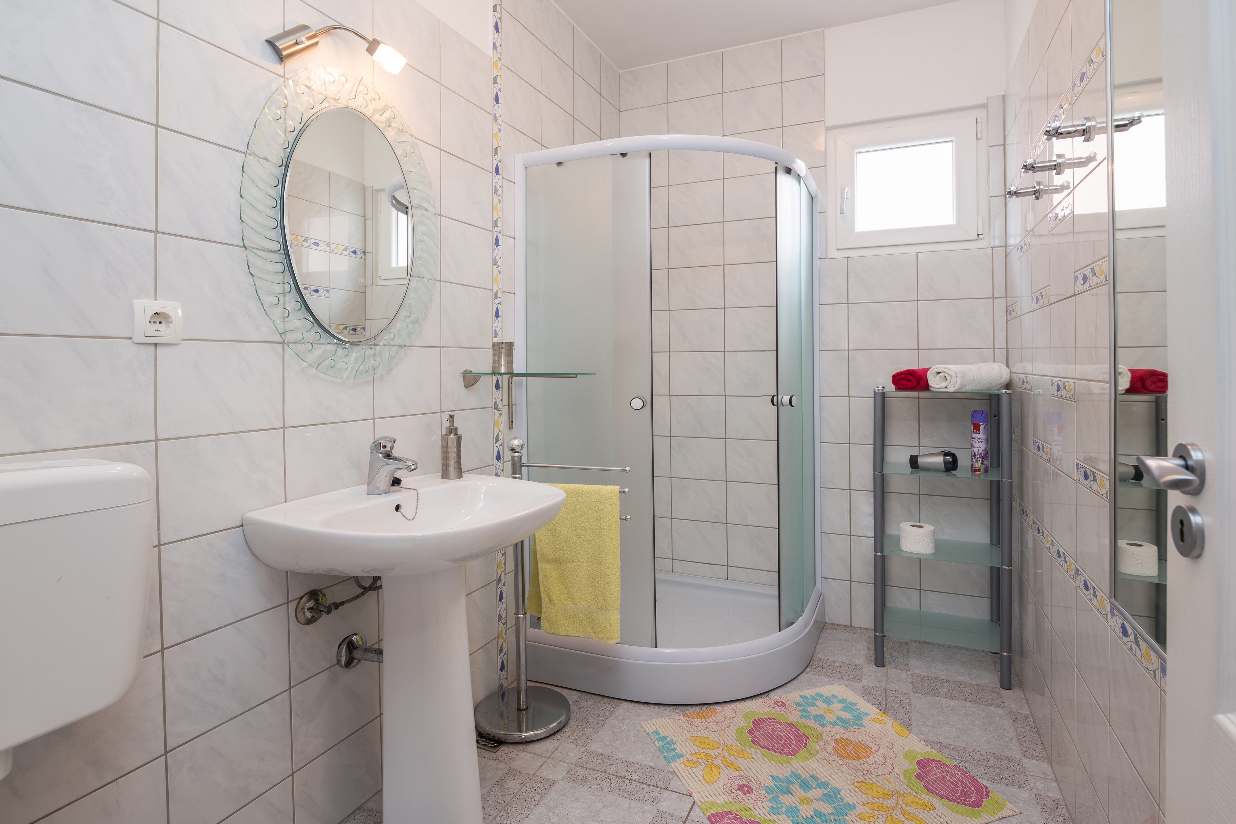 One bedroom apartment with terrace and sea view Vinišće, Trogir  A-a