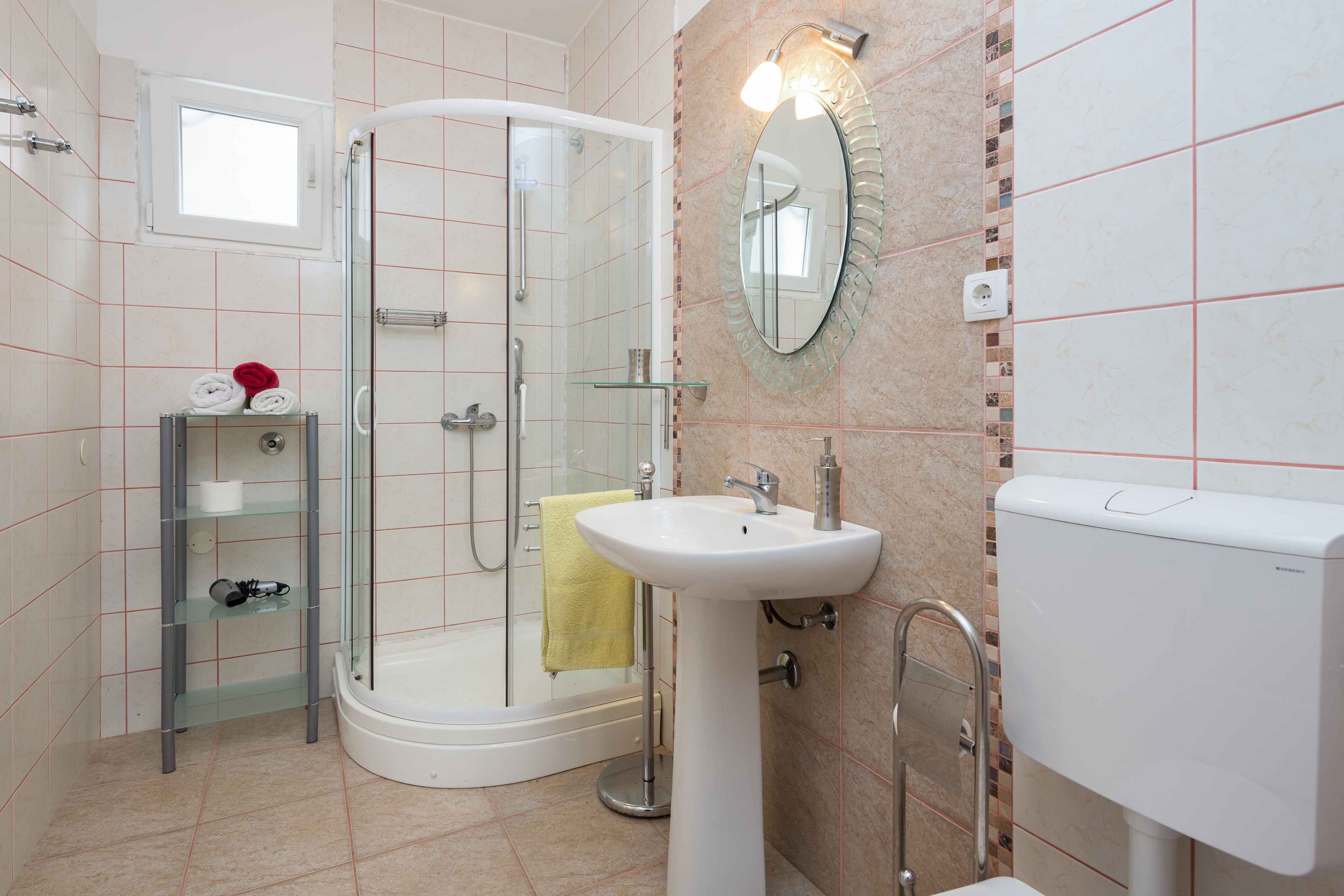 One bedroom apartment with terrace Vinišće, Trogir  A-b