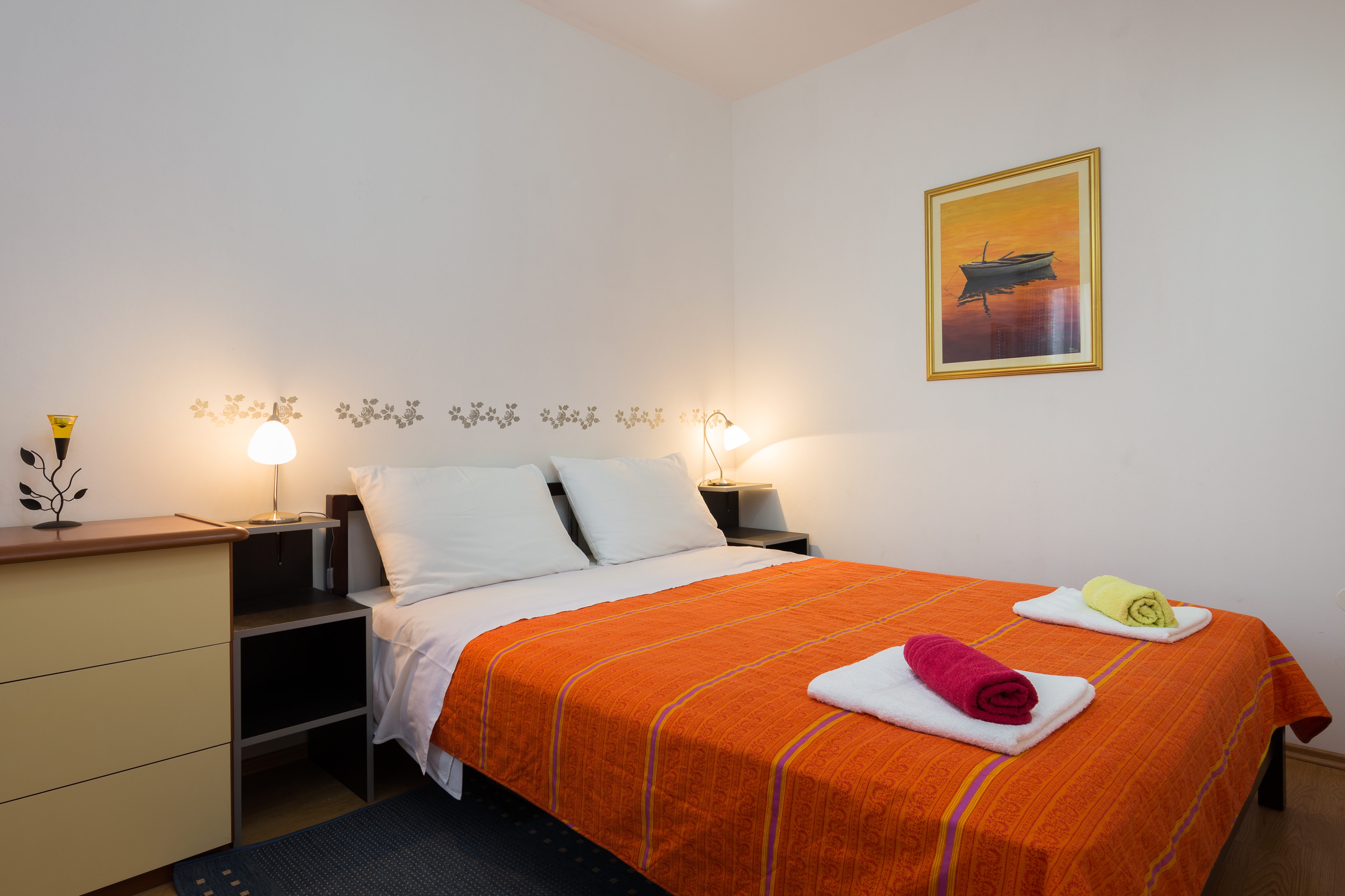 One bedroom apartment with terrace Vinišće, Trogir  A-b