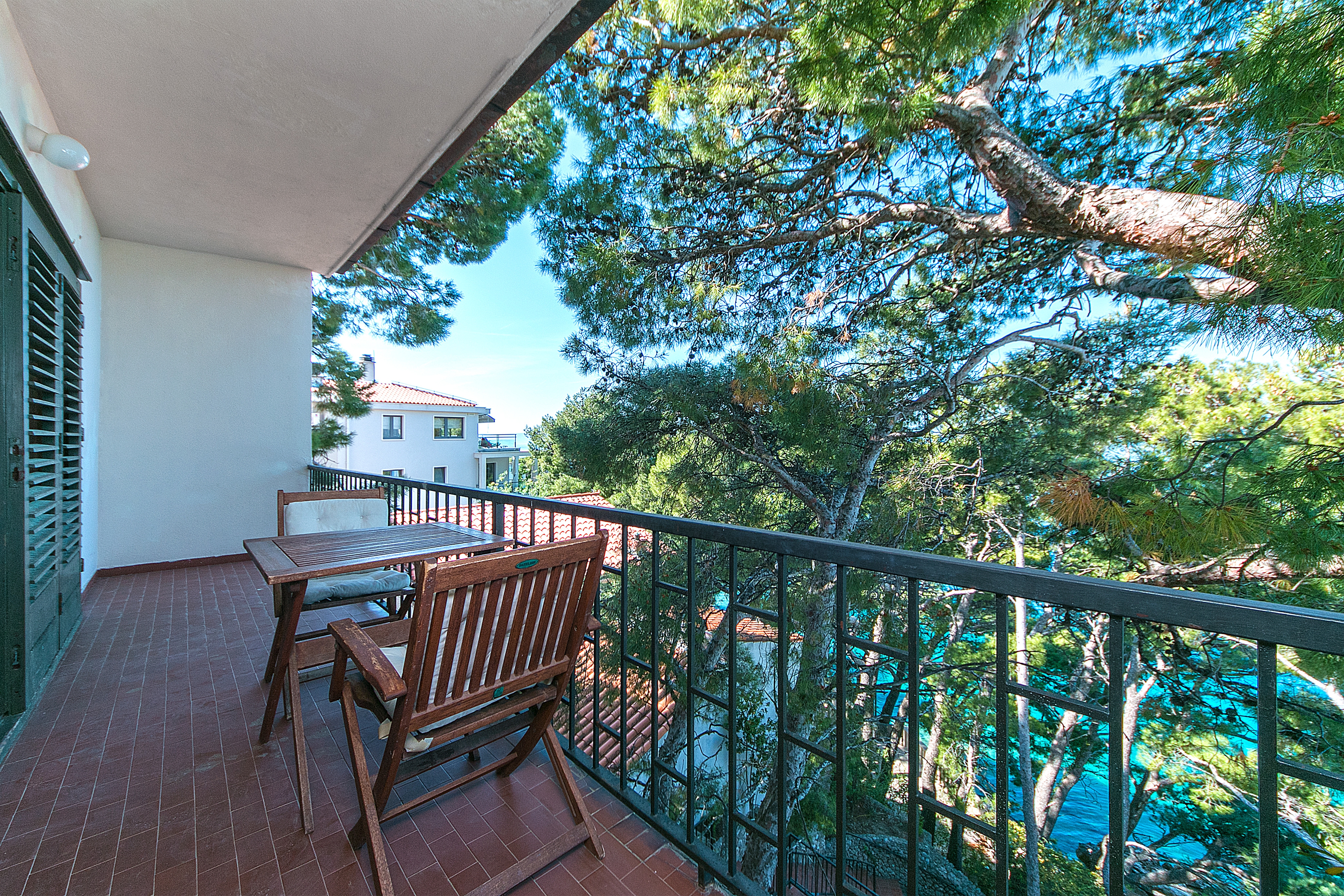 Two bedroom apartment near beach Brela, Makarska  A-a