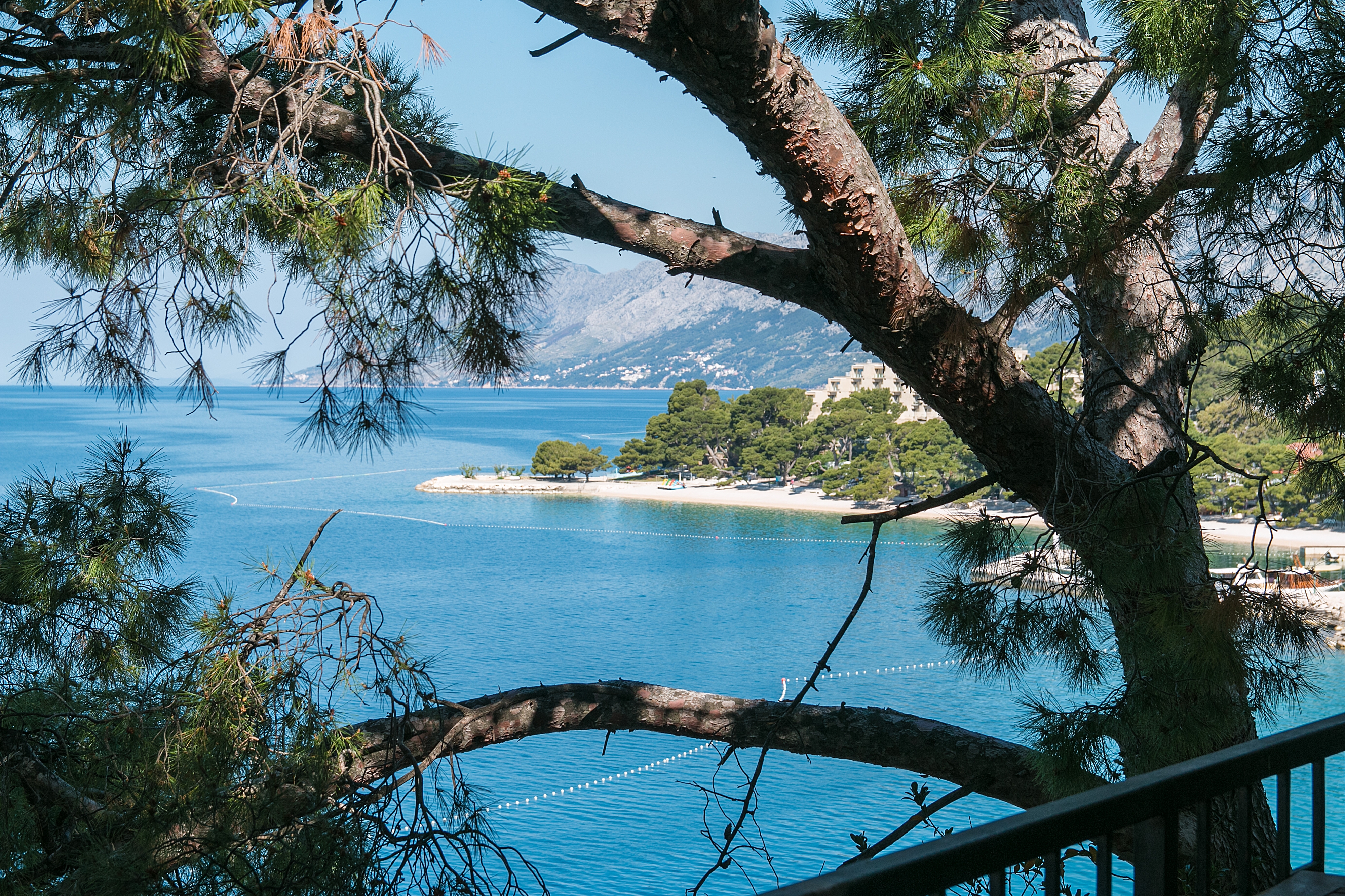 Two bedroom apartment near beach Brela, Makarska  A-a