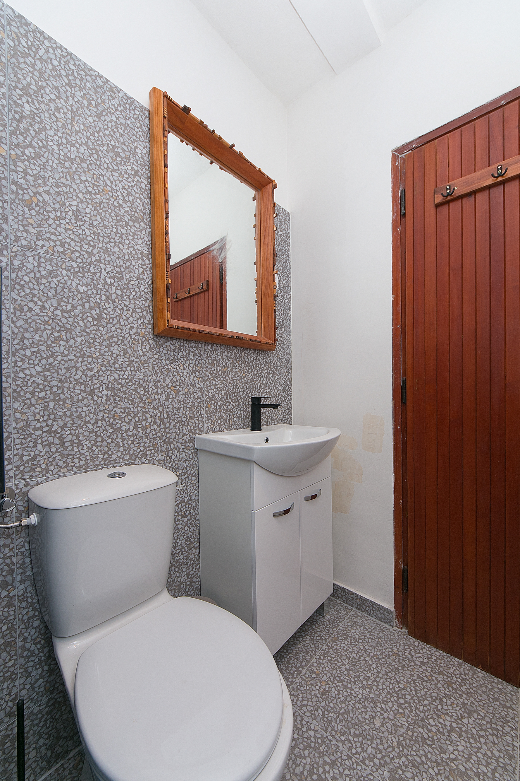 Two bedroom apartment near beach Brela, Makarska  A-a