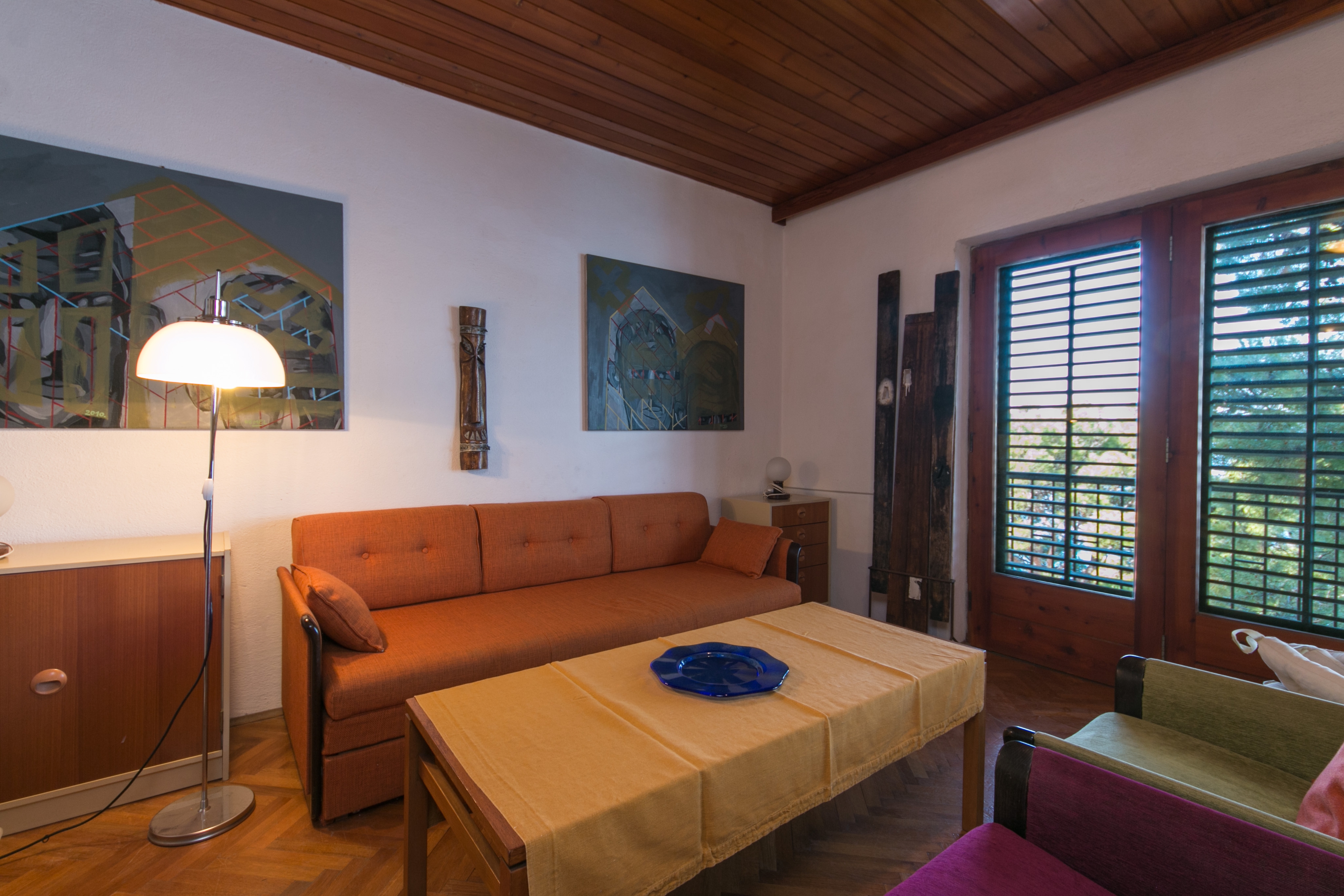 Two bedroom apartment near beach Brela (Makarska) (A-16950-a)