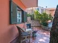 Brela, Terrasse dans l’hébergement en type apartment, avec la vue sur la mer et WiFi.