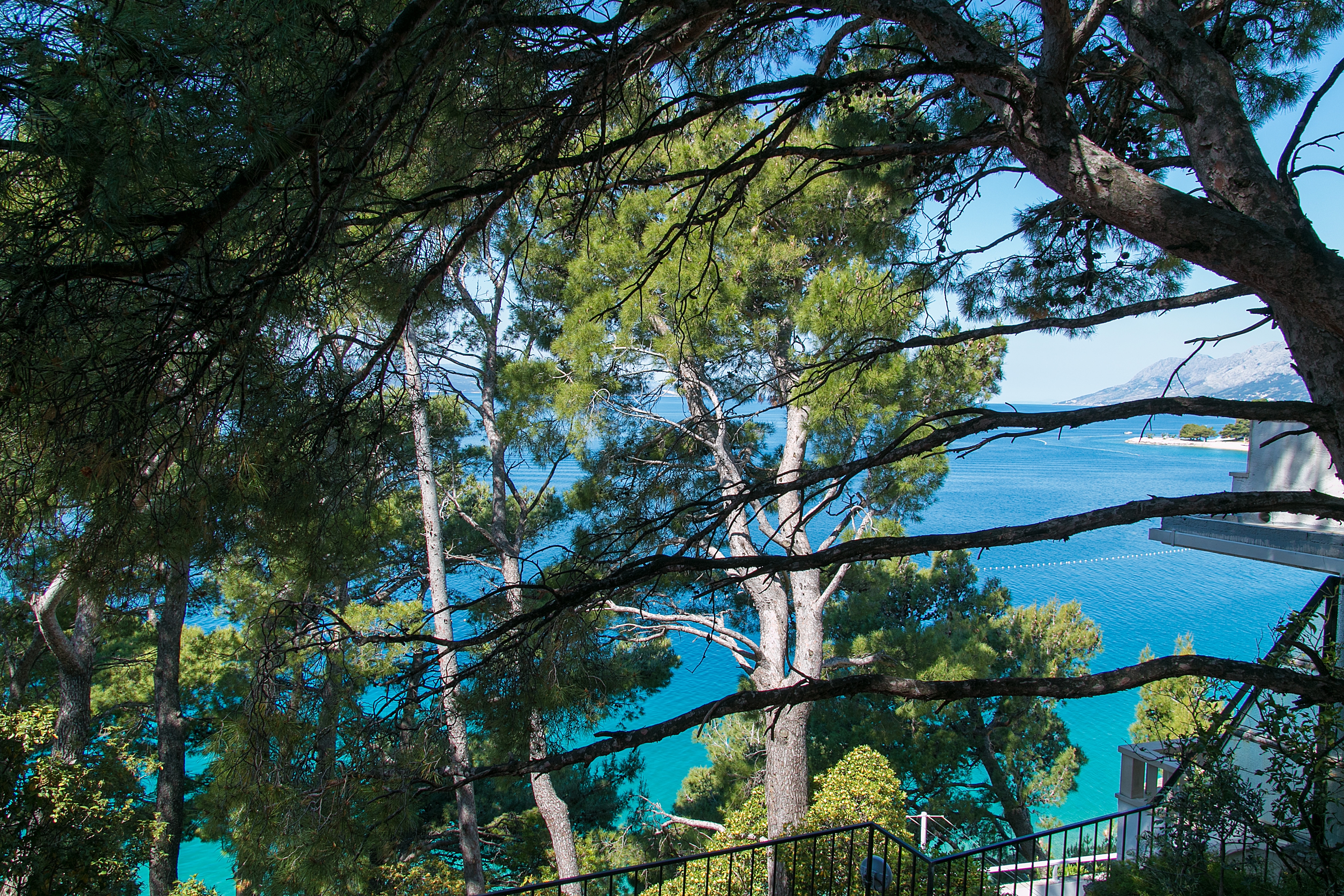 Two bedroom apartment near beach Brela, Makarska  A-c