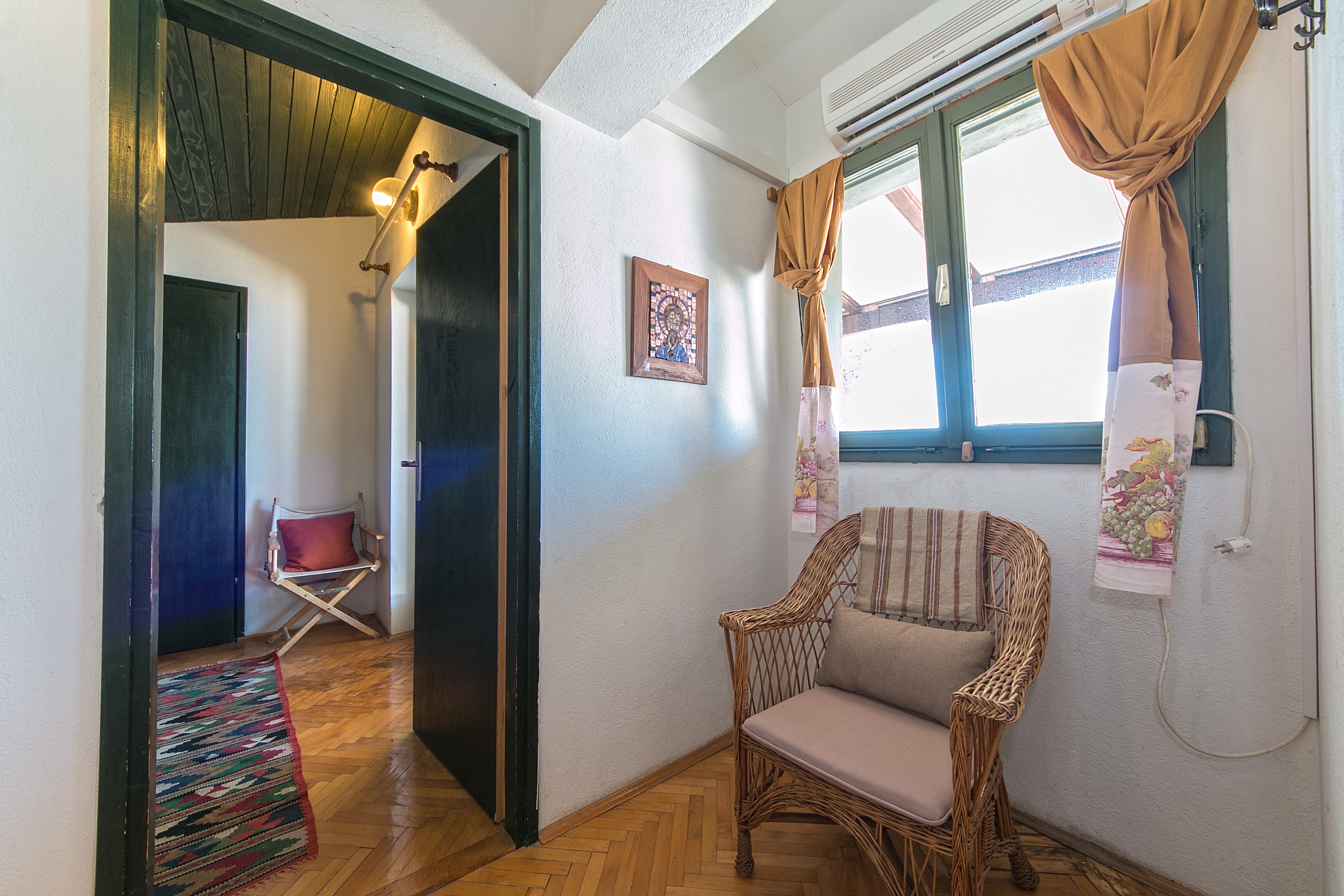One bedroom apartment near beach Brela, Makarska  A-e
