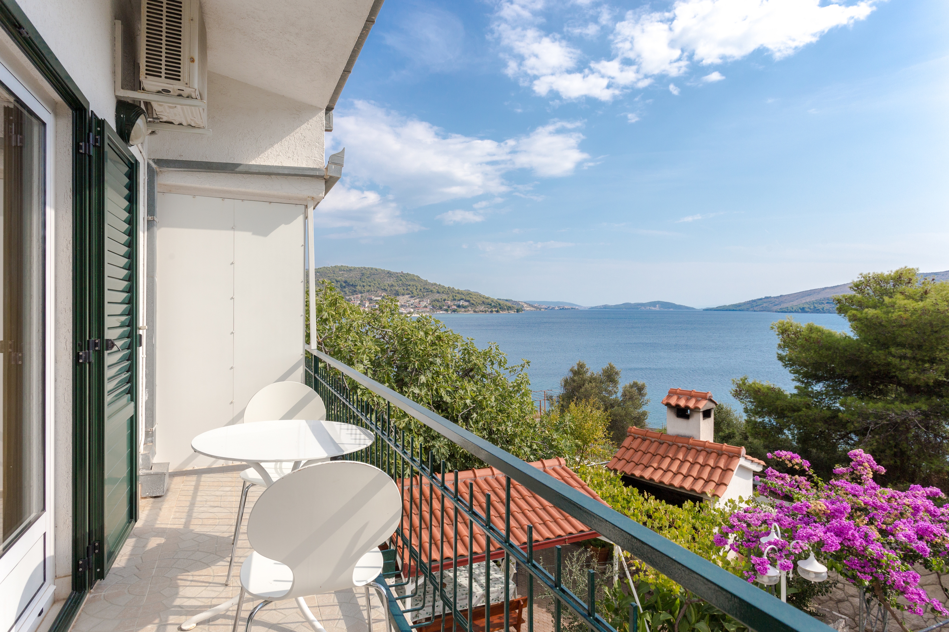 Three bedroom apartment near beach Poljica, Trogir  A-a