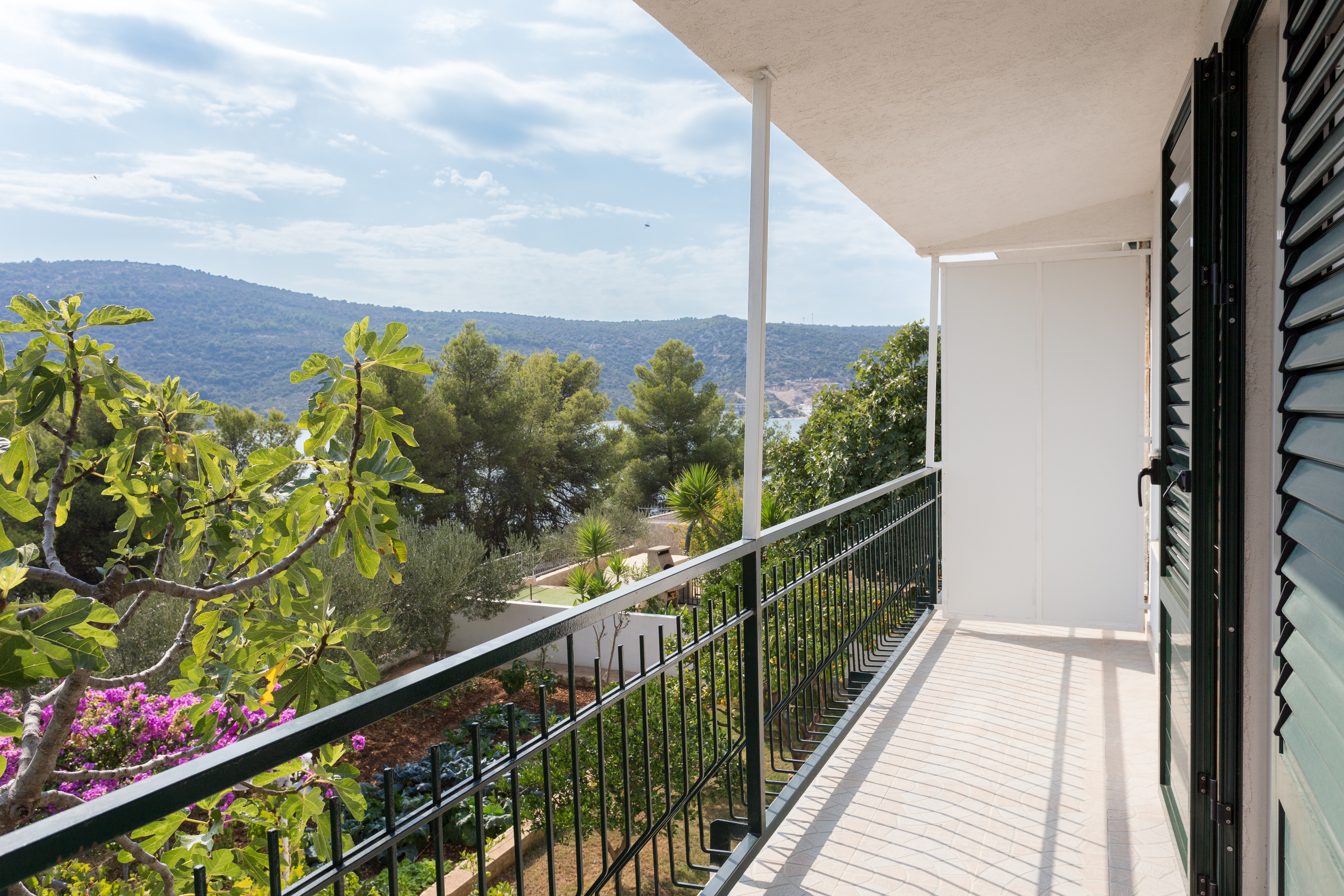 Three bedroom apartment near beach Poljica, Trogir  A-a