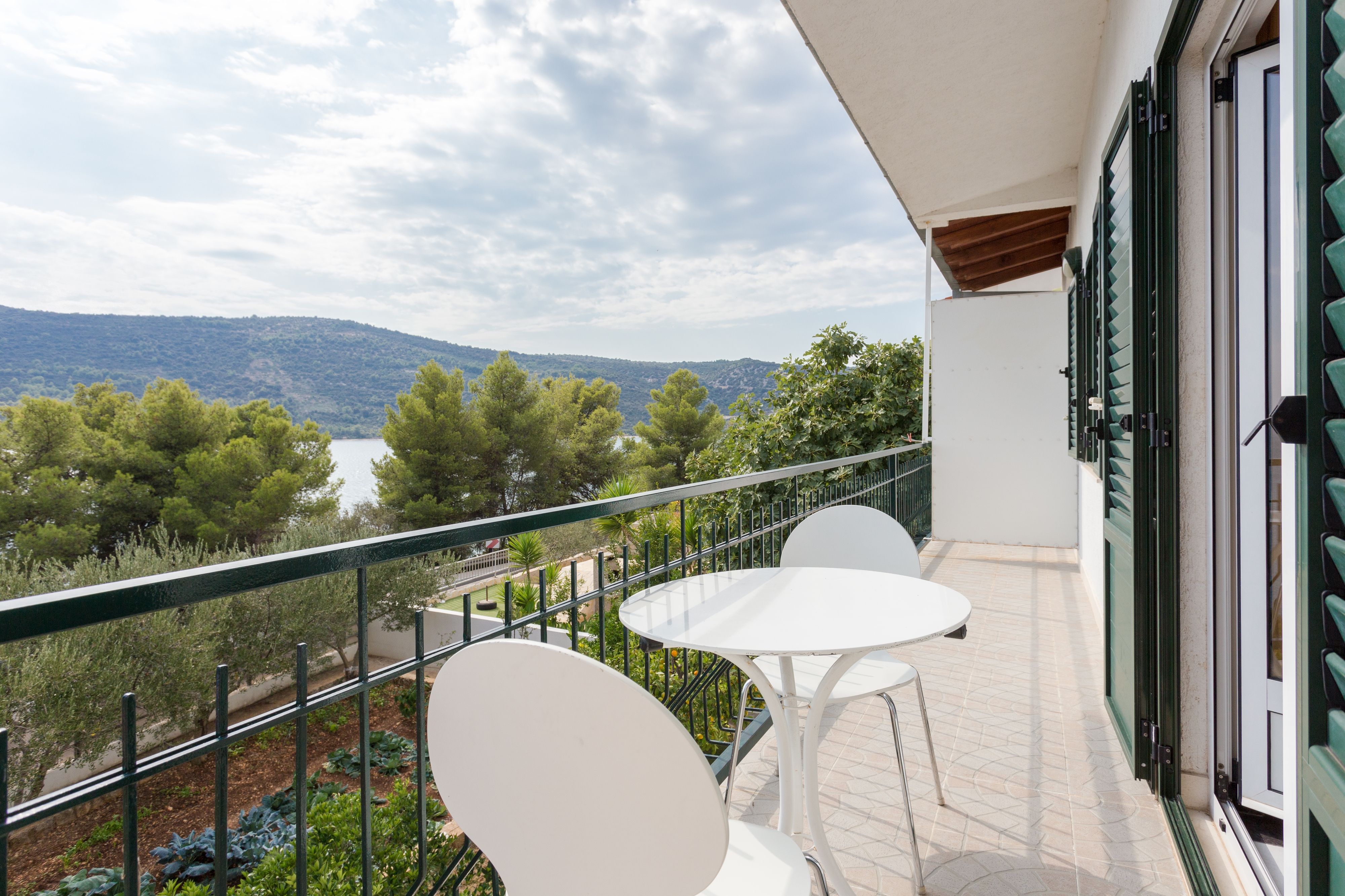 Three bedroom apartment near beach Poljica, Trogir  A-a