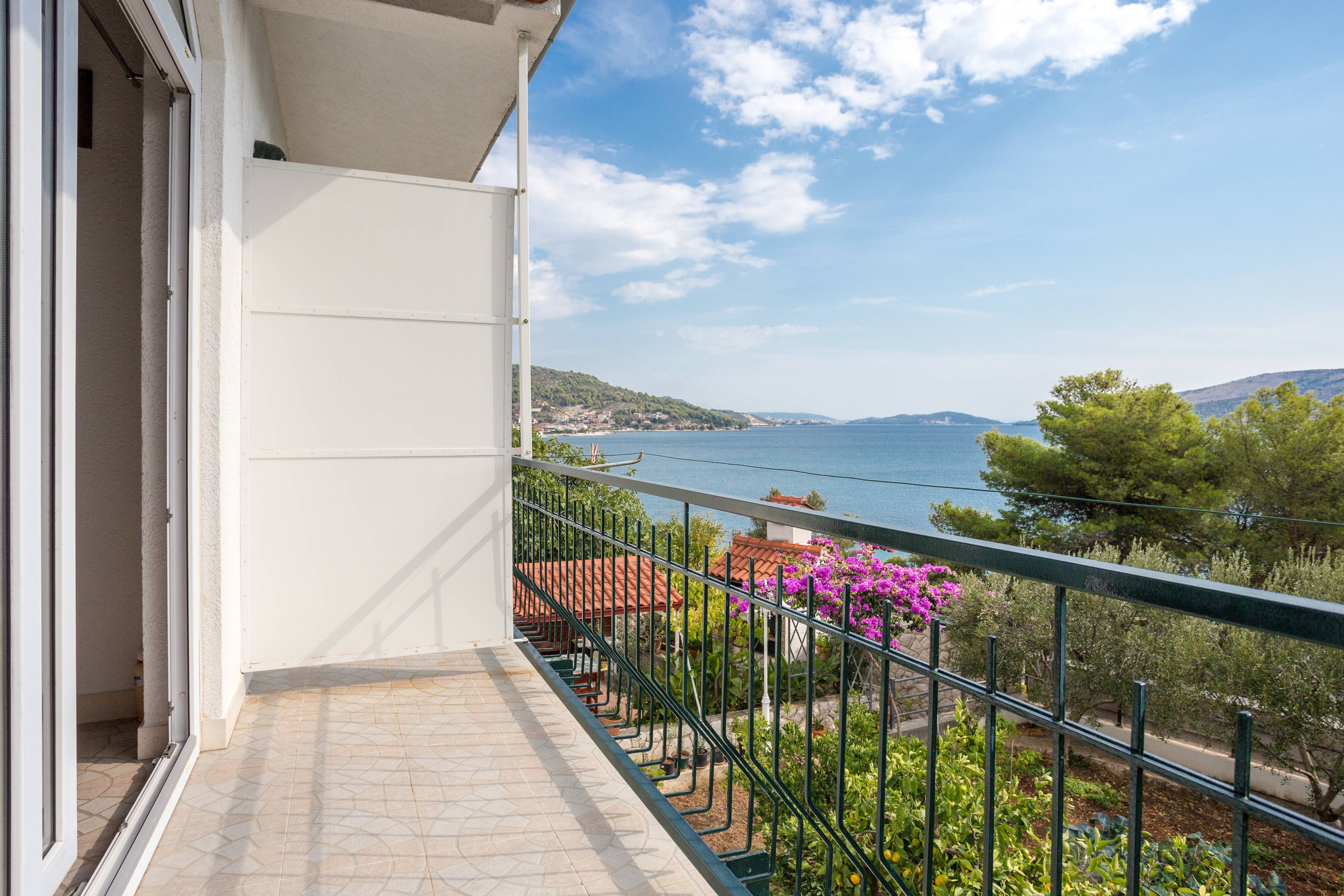 Three bedroom apartment near beach Poljica, Trogir  A-a