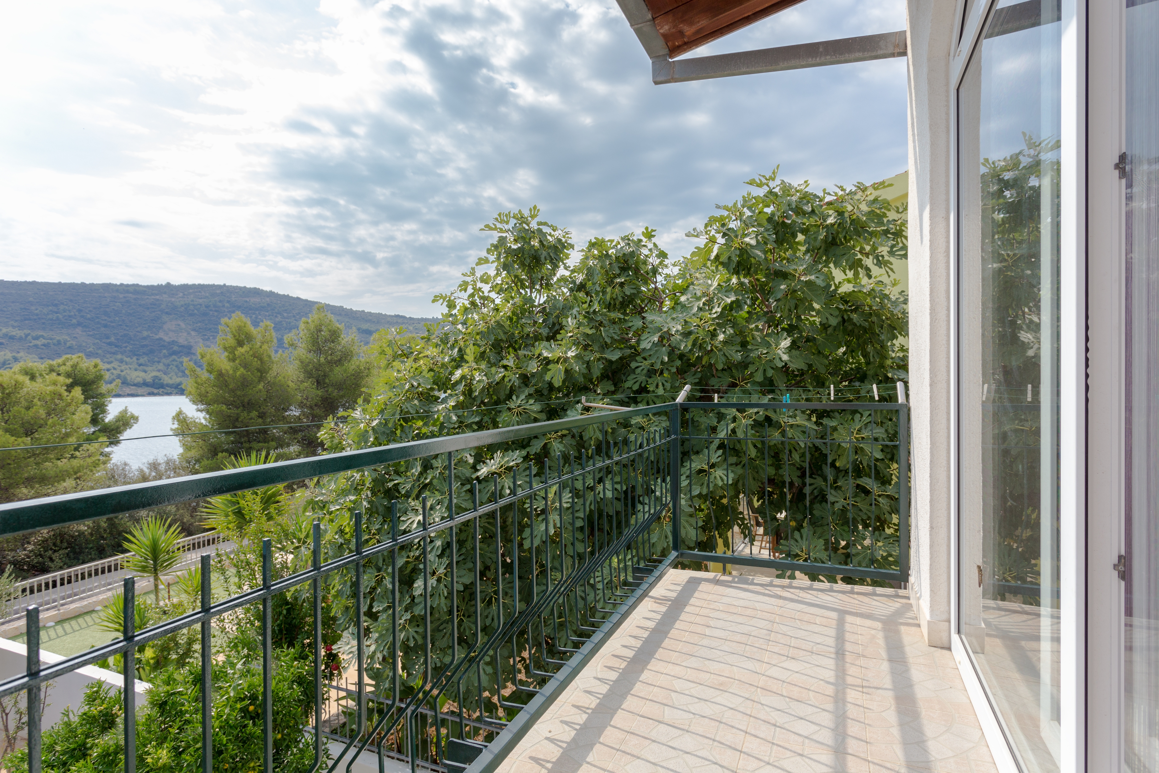 Three bedroom apartment near beach Poljica, Trogir  A-a
