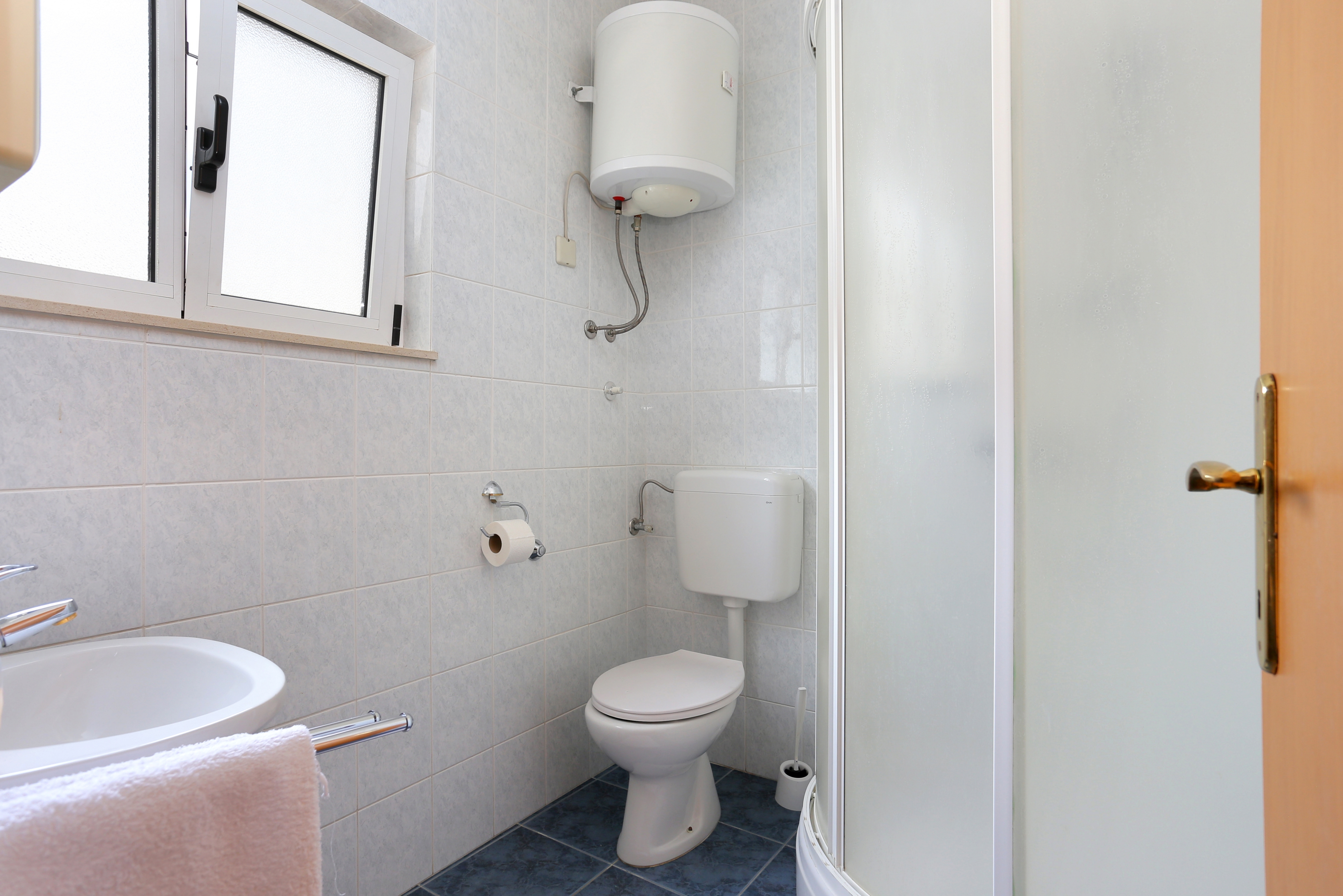 Three bedroom apartment near beach Poljica, Trogir  A-a