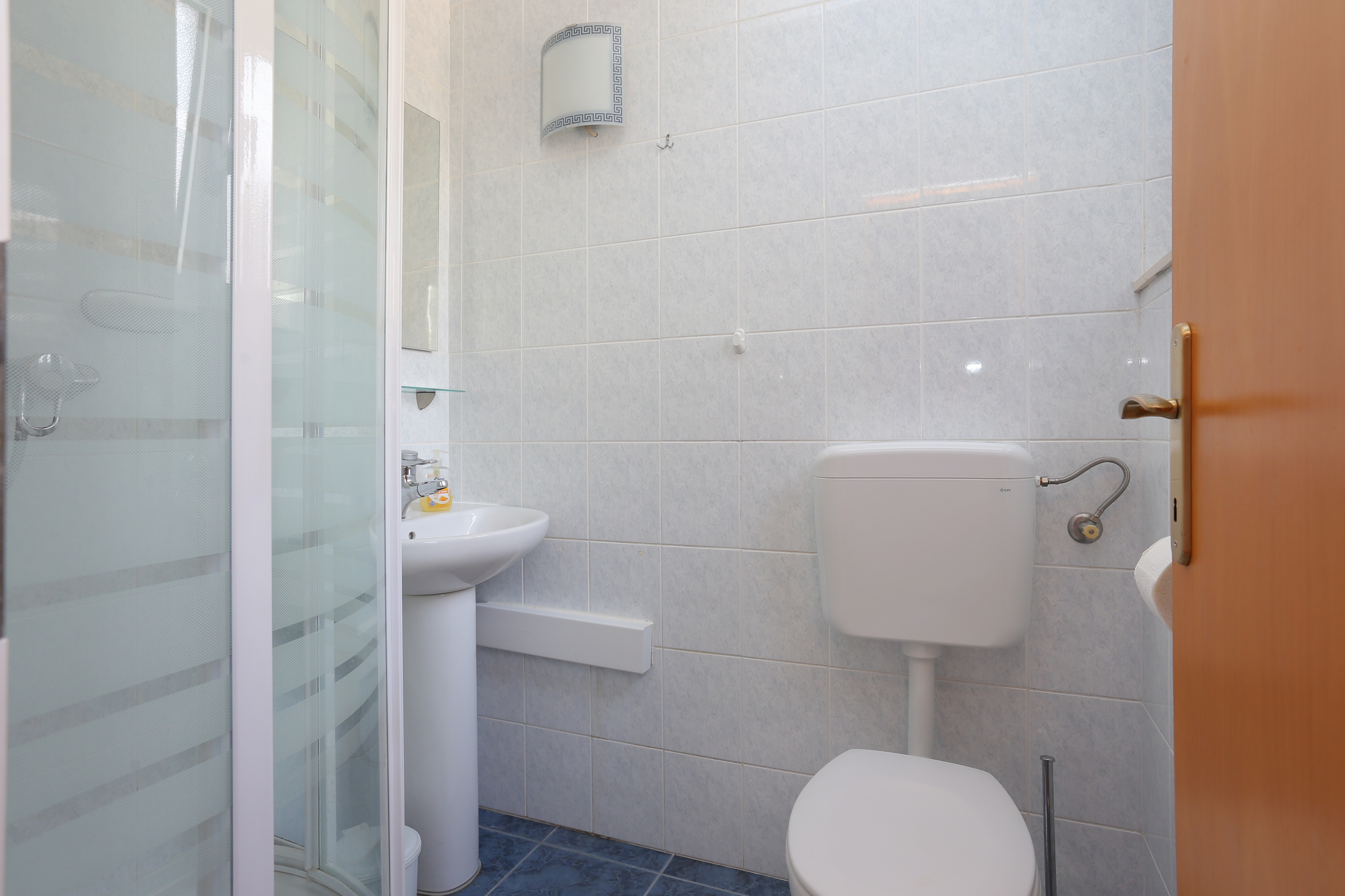 Three bedroom apartment near beach Poljica, Trogir  A-a