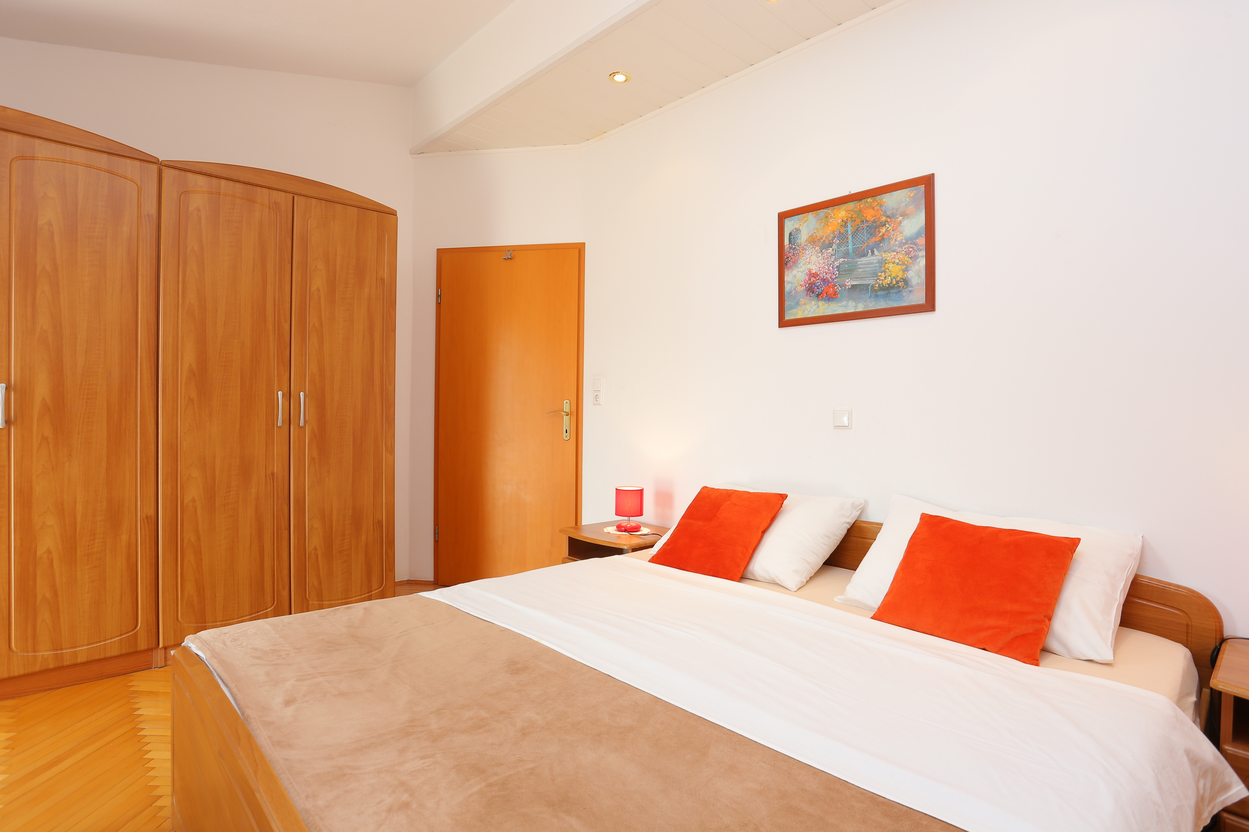 Three bedroom apartment near beach Poljica, Trogir  A-a