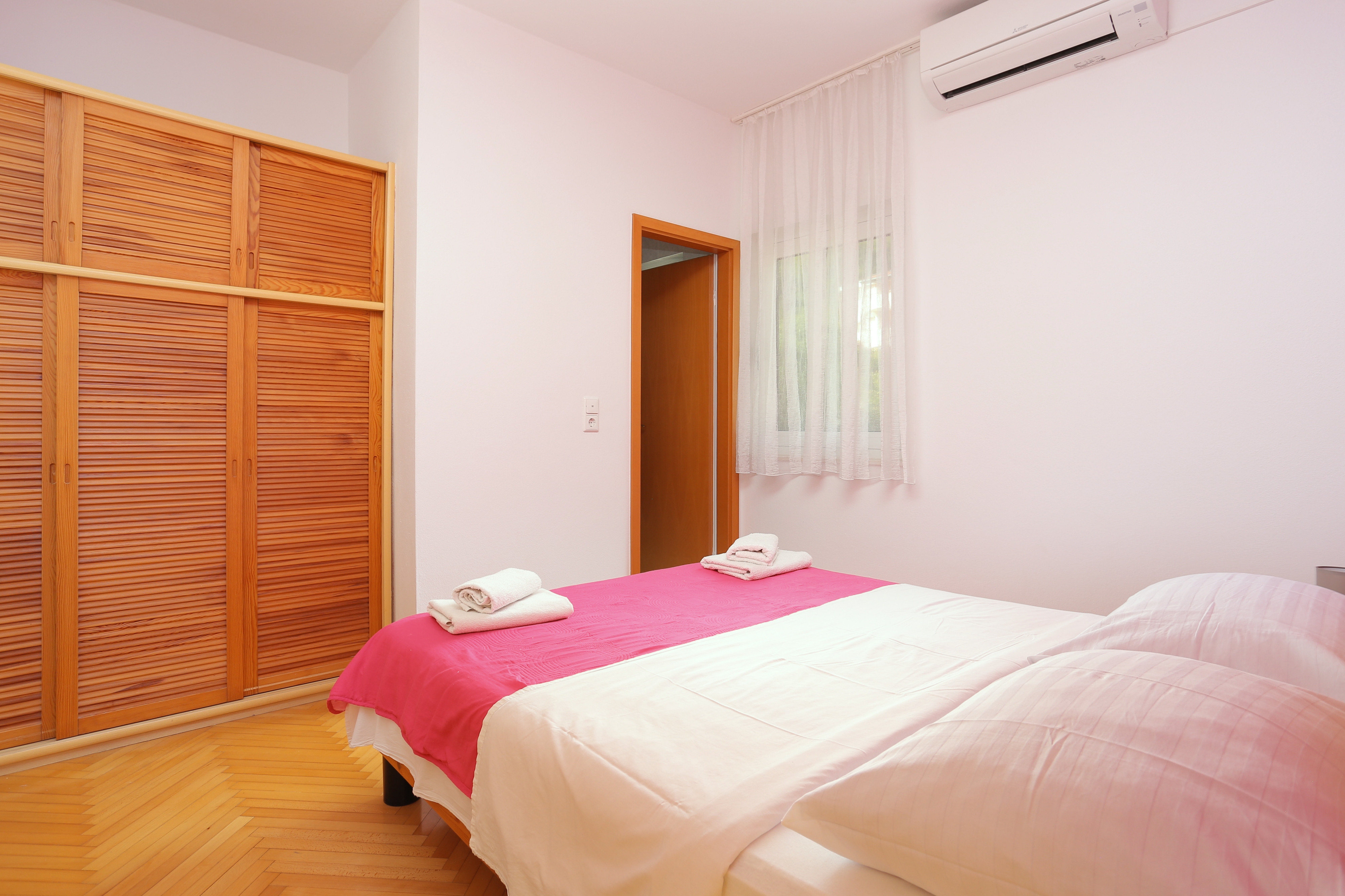 Three bedroom apartment near beach Poljica, Trogir  A-a