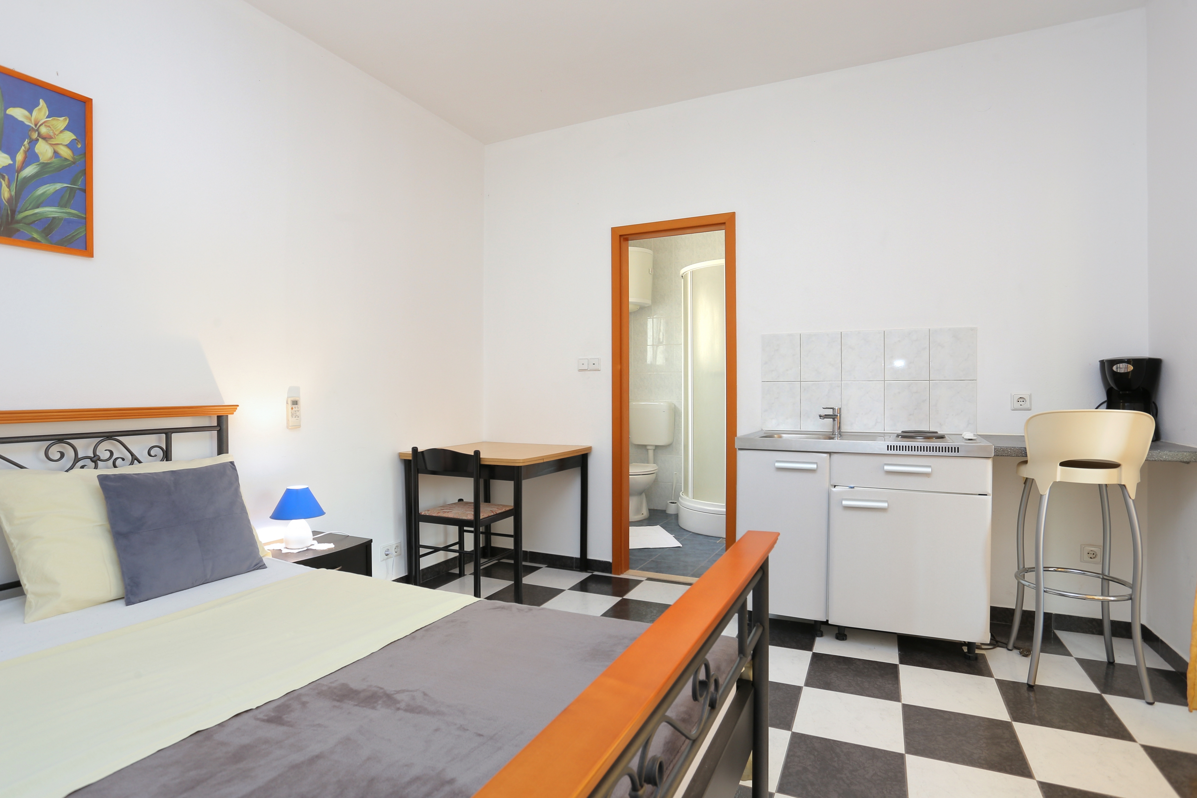 Three bedroom apartment near beach Poljica, Trogir  A-a