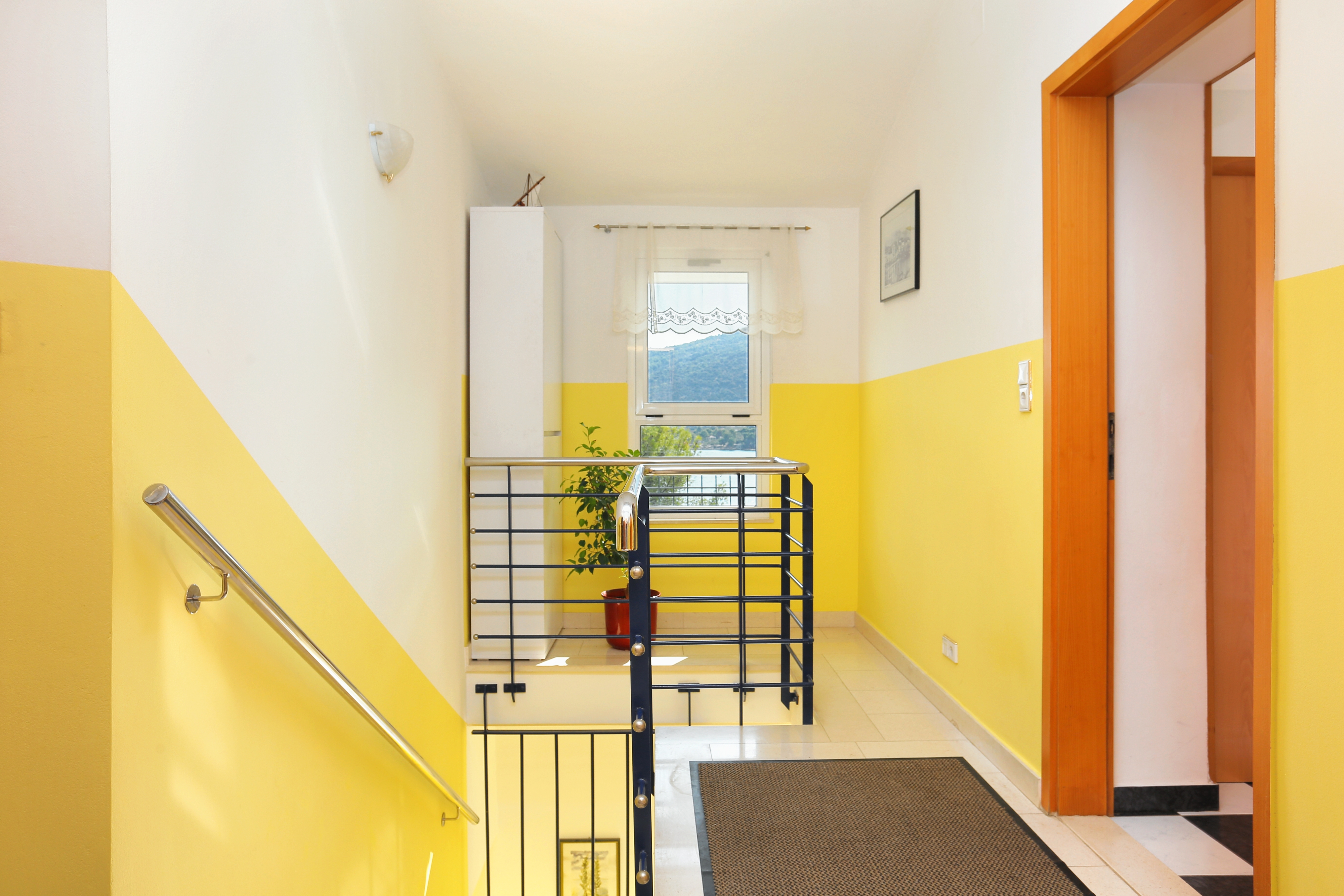 Three bedroom apartment near beach Poljica, Trogir  A-a