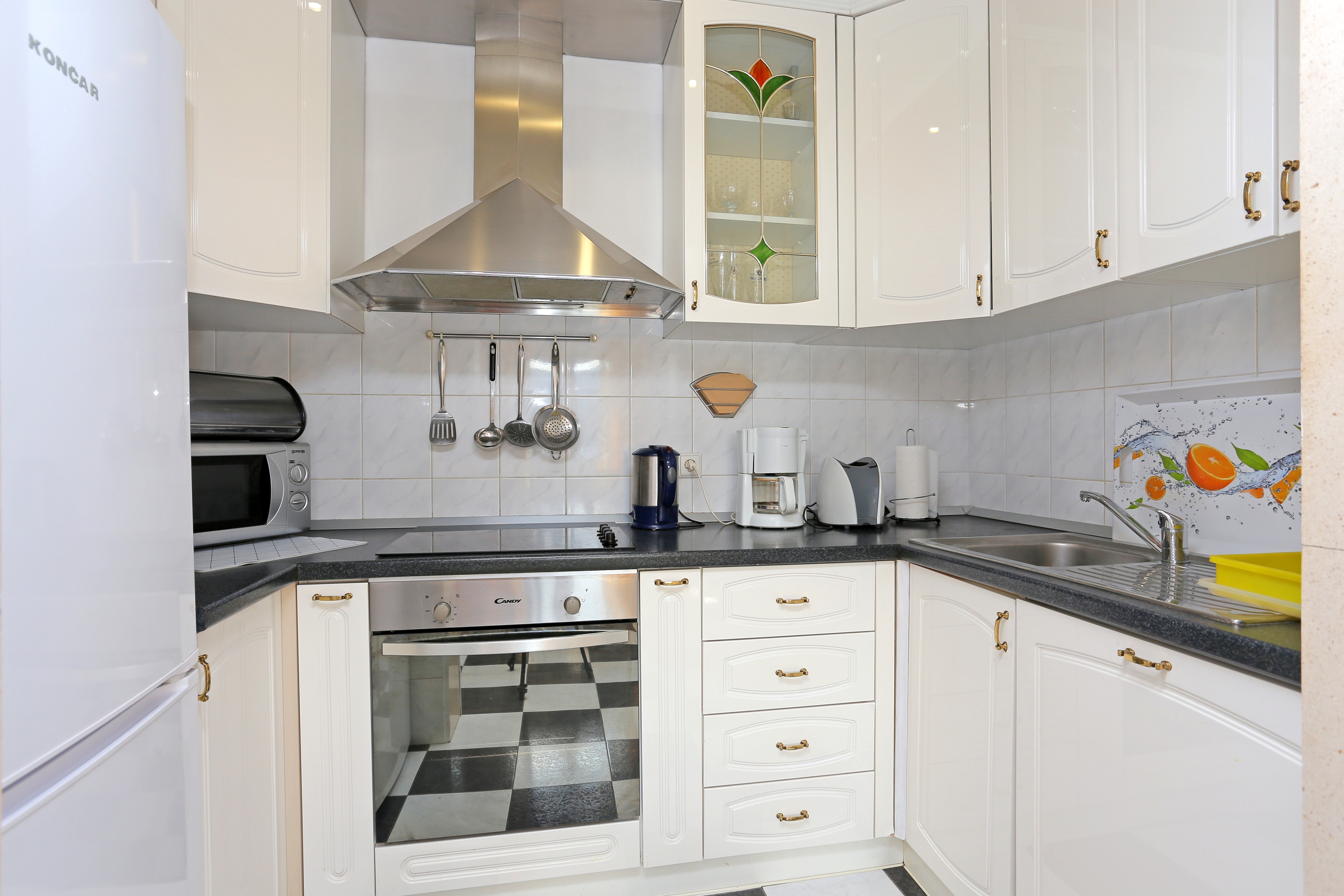 Three bedroom apartment near beach Poljica, Trogir  A-a
