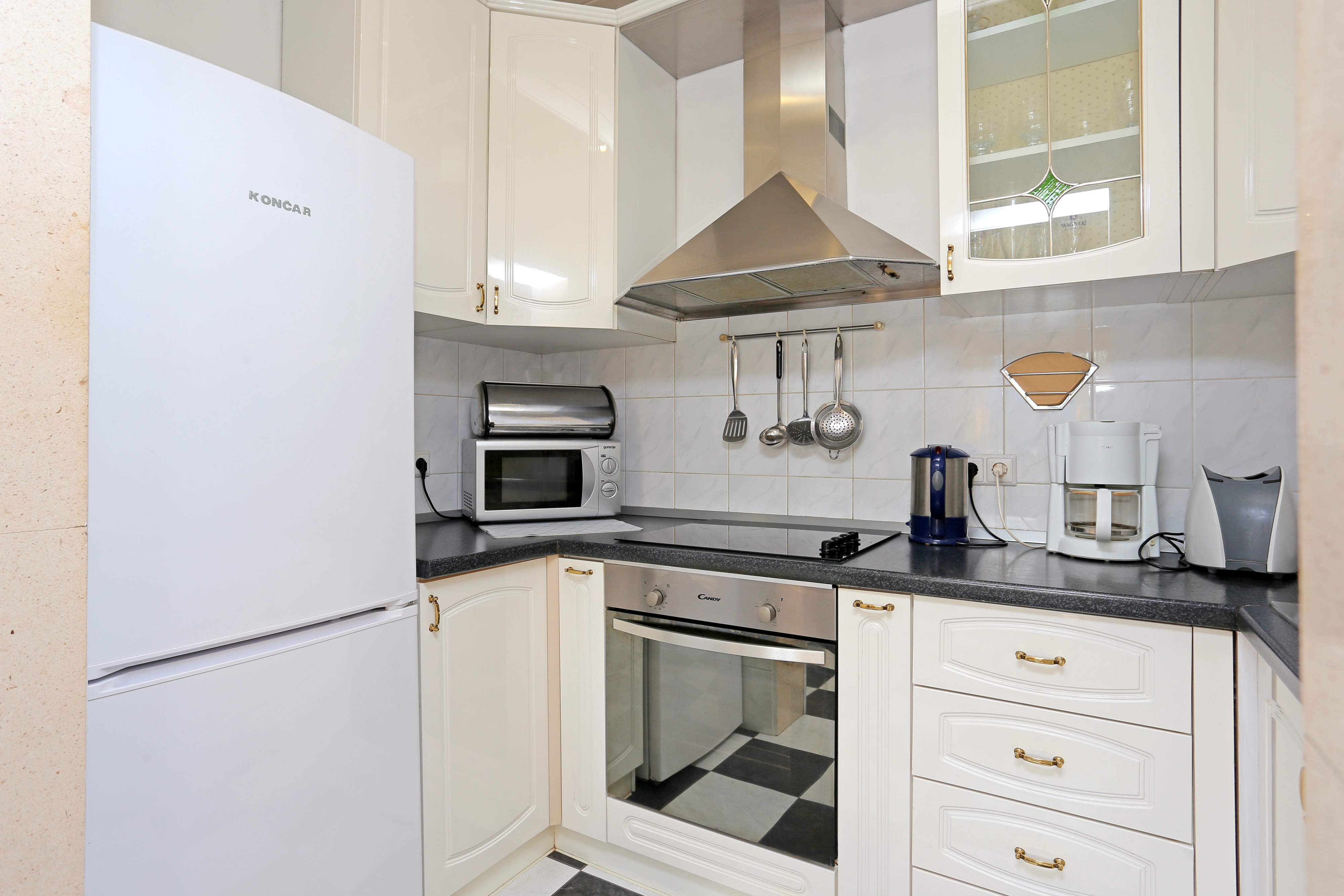 Three bedroom apartment near beach Poljica, Trogir  A-a