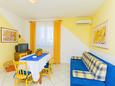 Obývací pokoj Novalja, Obývací pokoj v ubytování typu apartment, s klimatizací a WiFi.