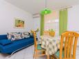 Obývací pokoj Novalja, Obývací pokoj v ubytování typu apartment, s klimatizací a WiFi.