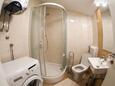Bathroom 2 Jezera, Bathroom 2 in the apartment, (pet friendly) and WiFi.