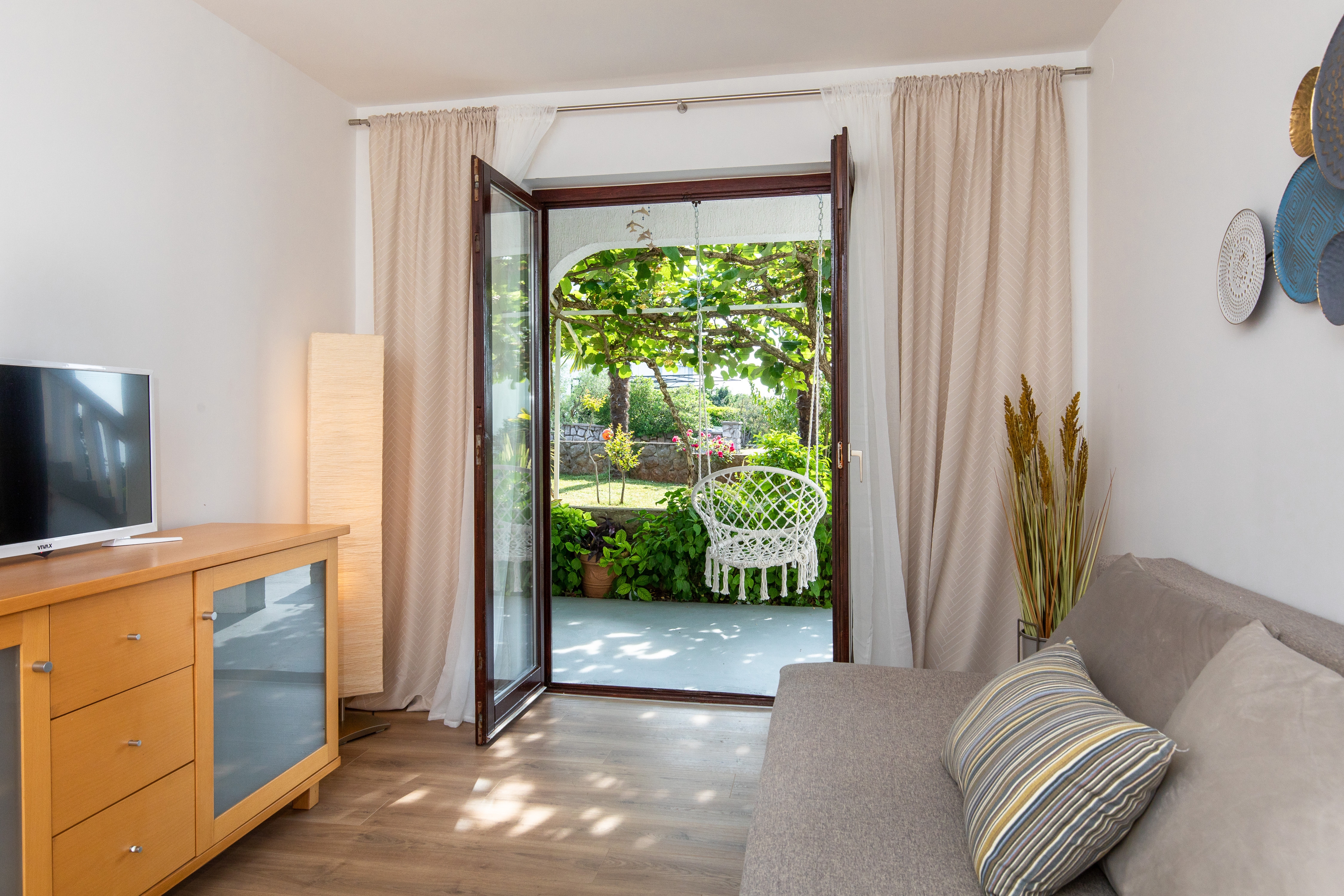 Two bedroom apartment with terrace Njivice, Krk (A-17010-a)