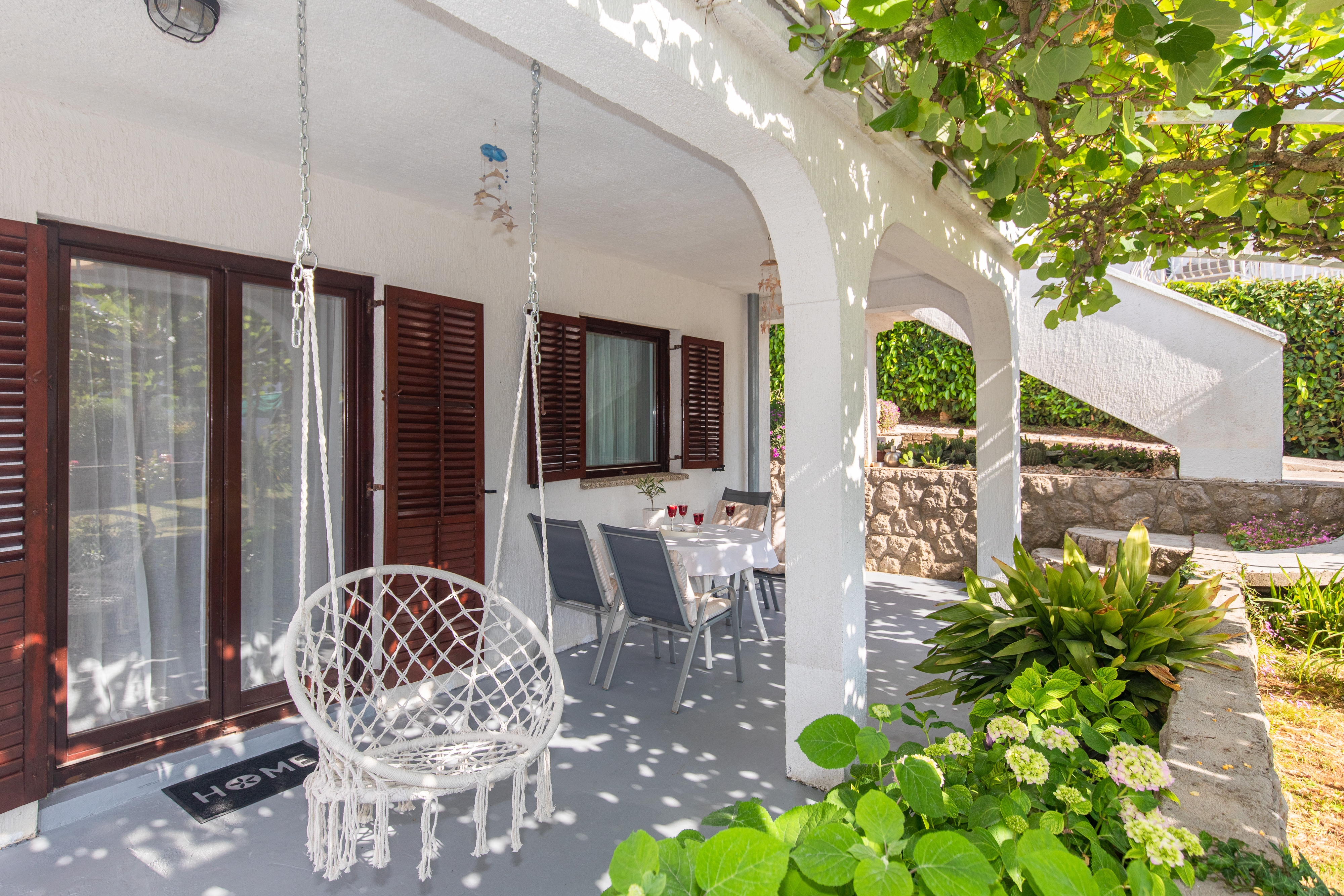 Two bedroom apartment with terrace Njivice, Krk  A-a